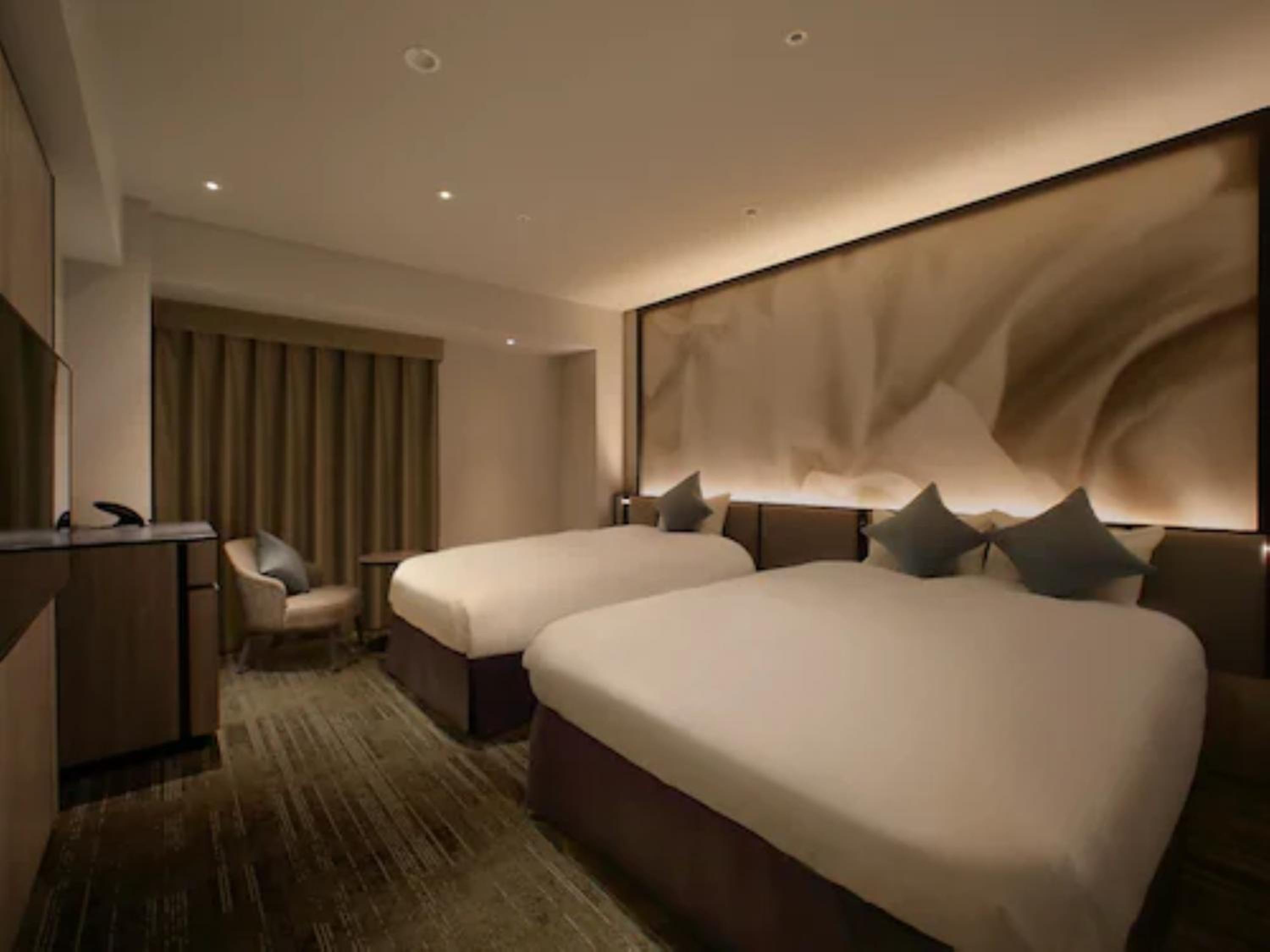 Superior Twin Room with Decoration and Lounge Access photo 3