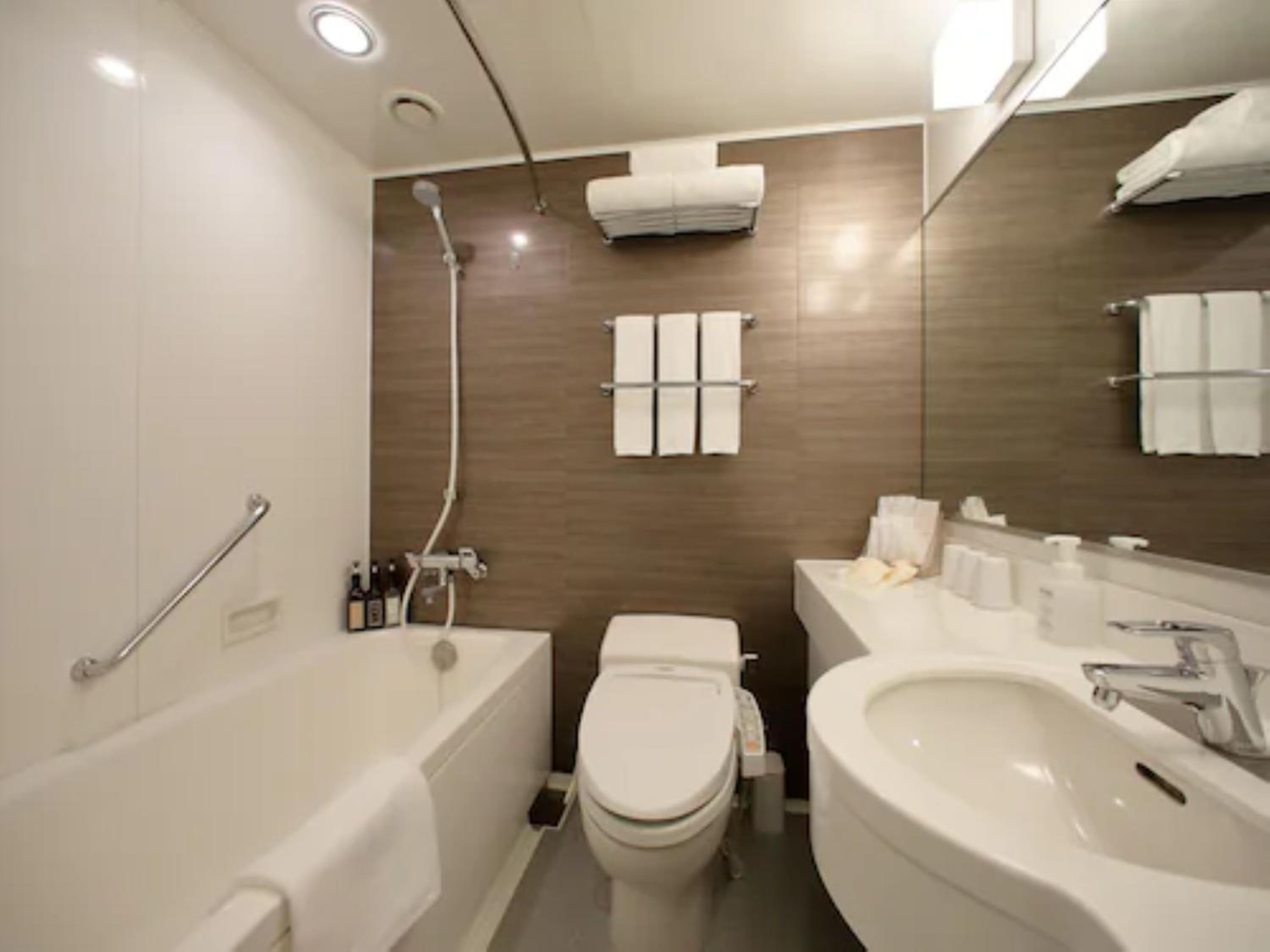 2 Adjoining Double Rooms