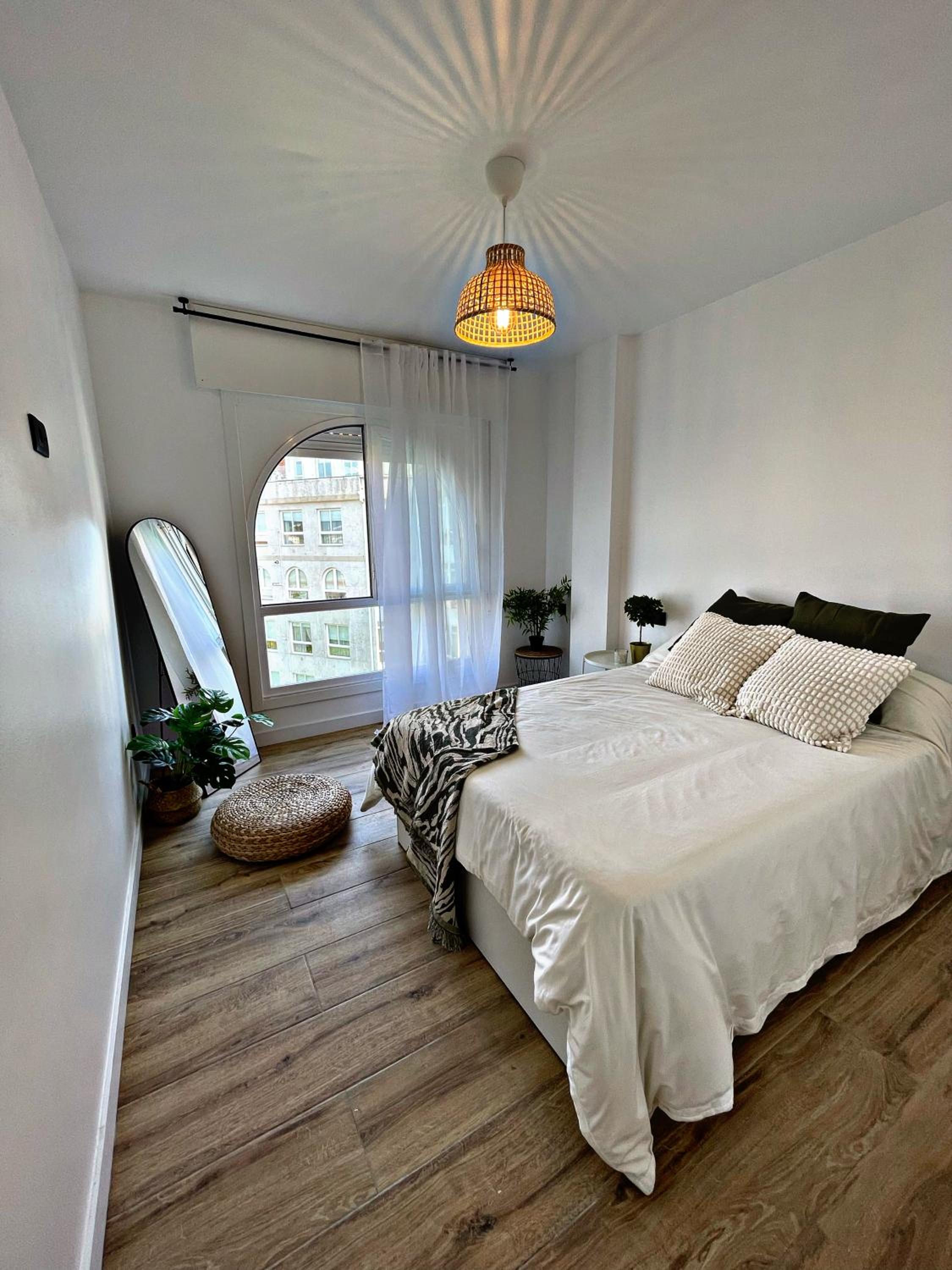 Apartamento de dos habitaciones con balcón