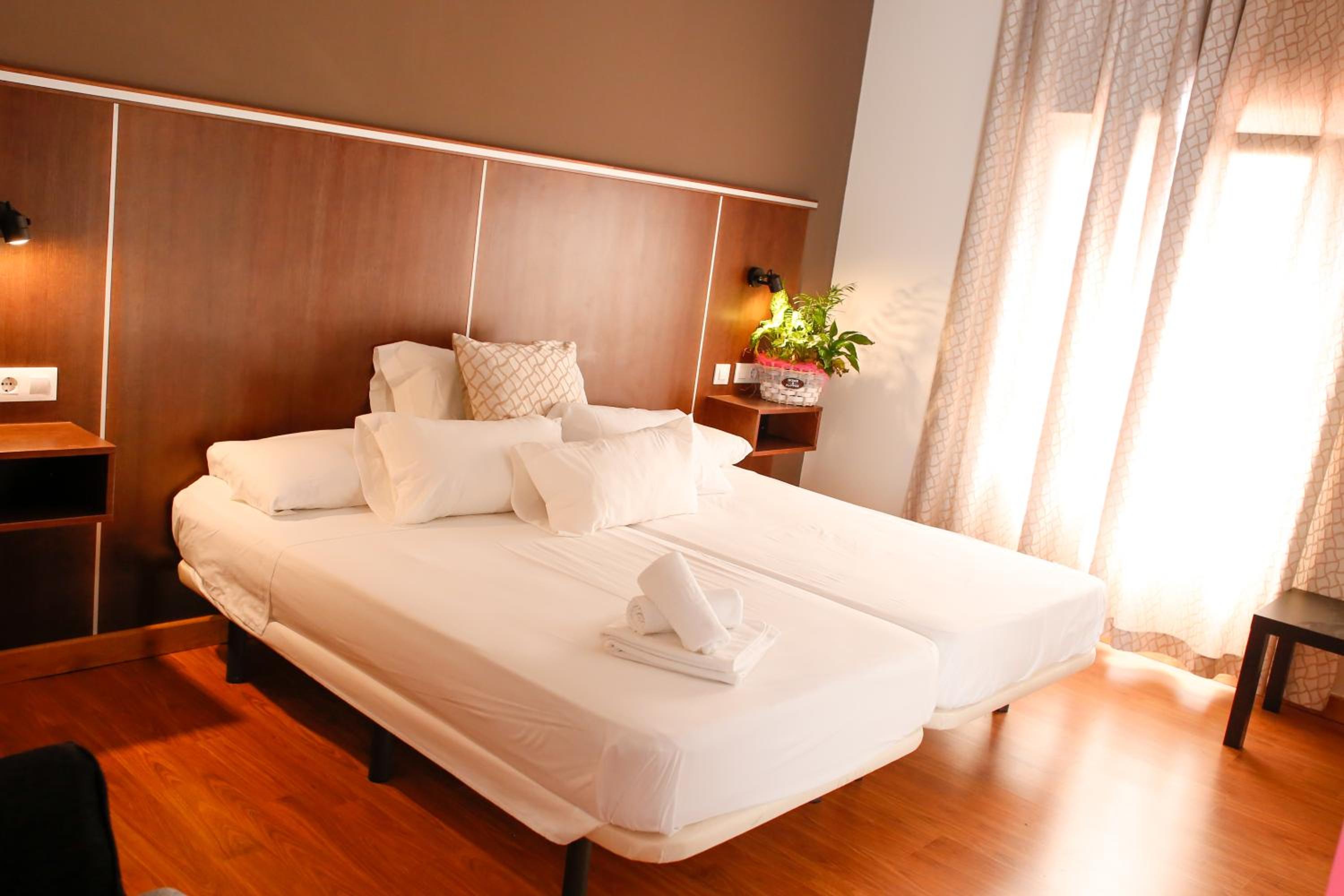 Deluxe Double Room - Photo 2
