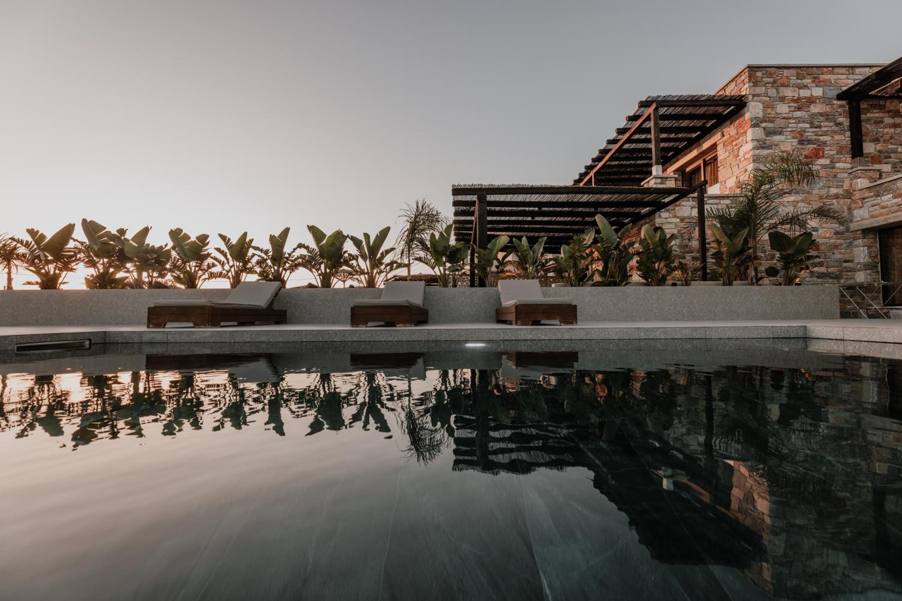  Glorious Villa With Private Pool & Jacuzzi - Photo 30
