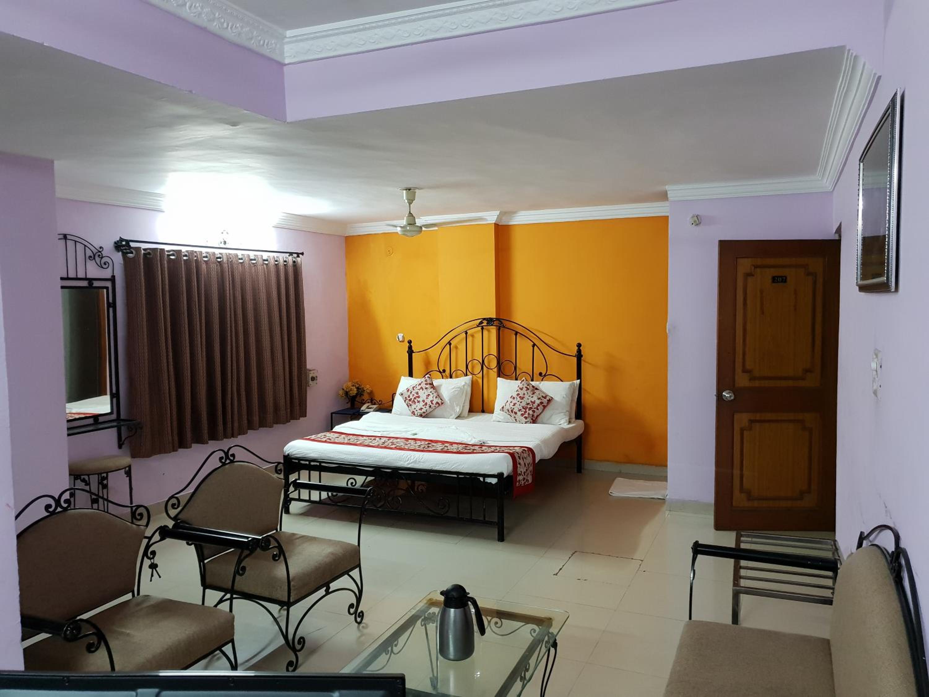 Suite - Photo 3