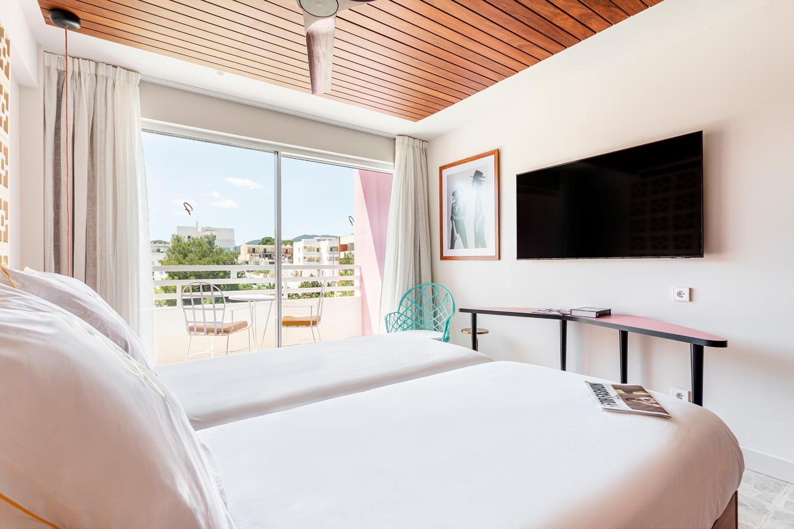 Double Room - Photo 8