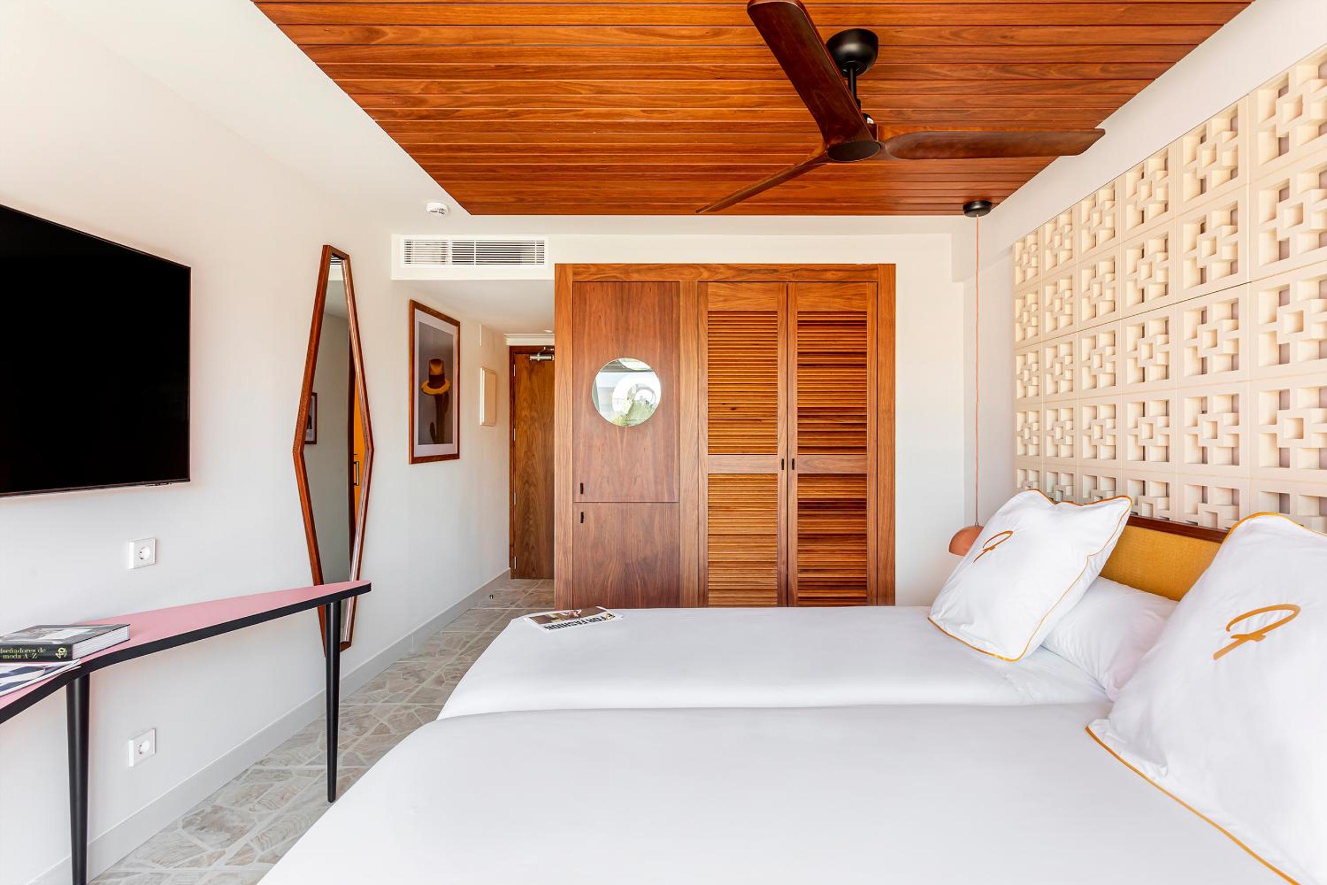 Double Room - Photo 2