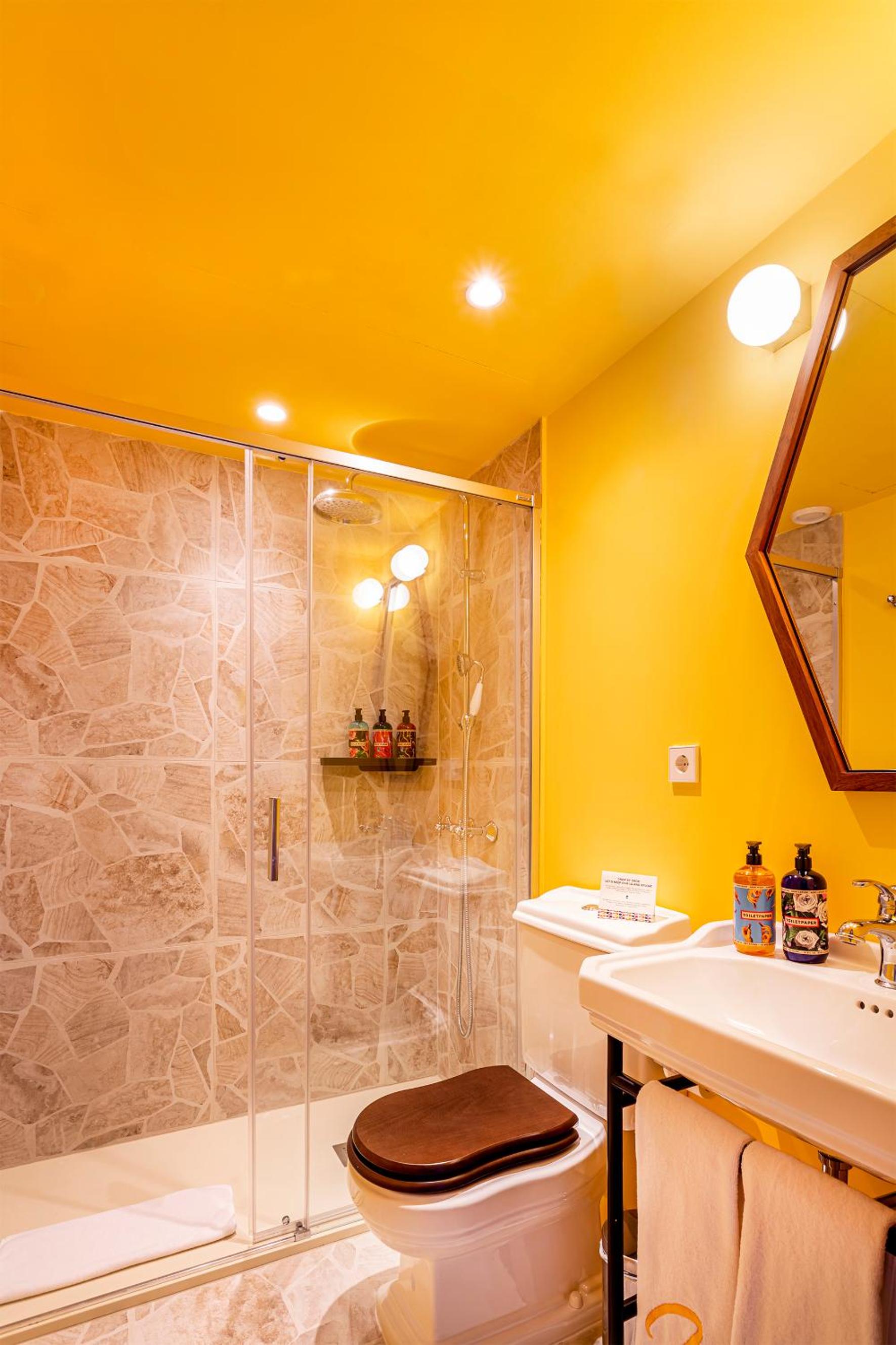 Double Room - Photo 6