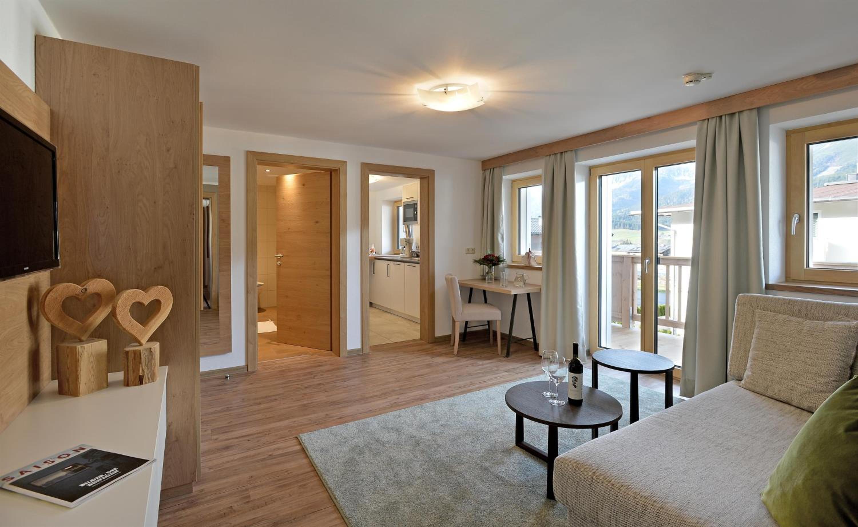 Two-Bedroom Apartment with Shower  photo 1
