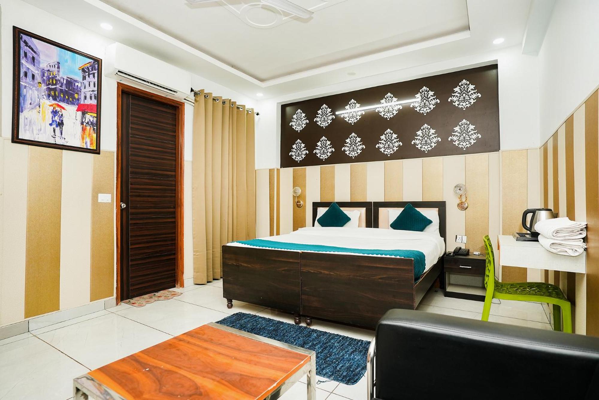 Deluxe Room - Photo 2