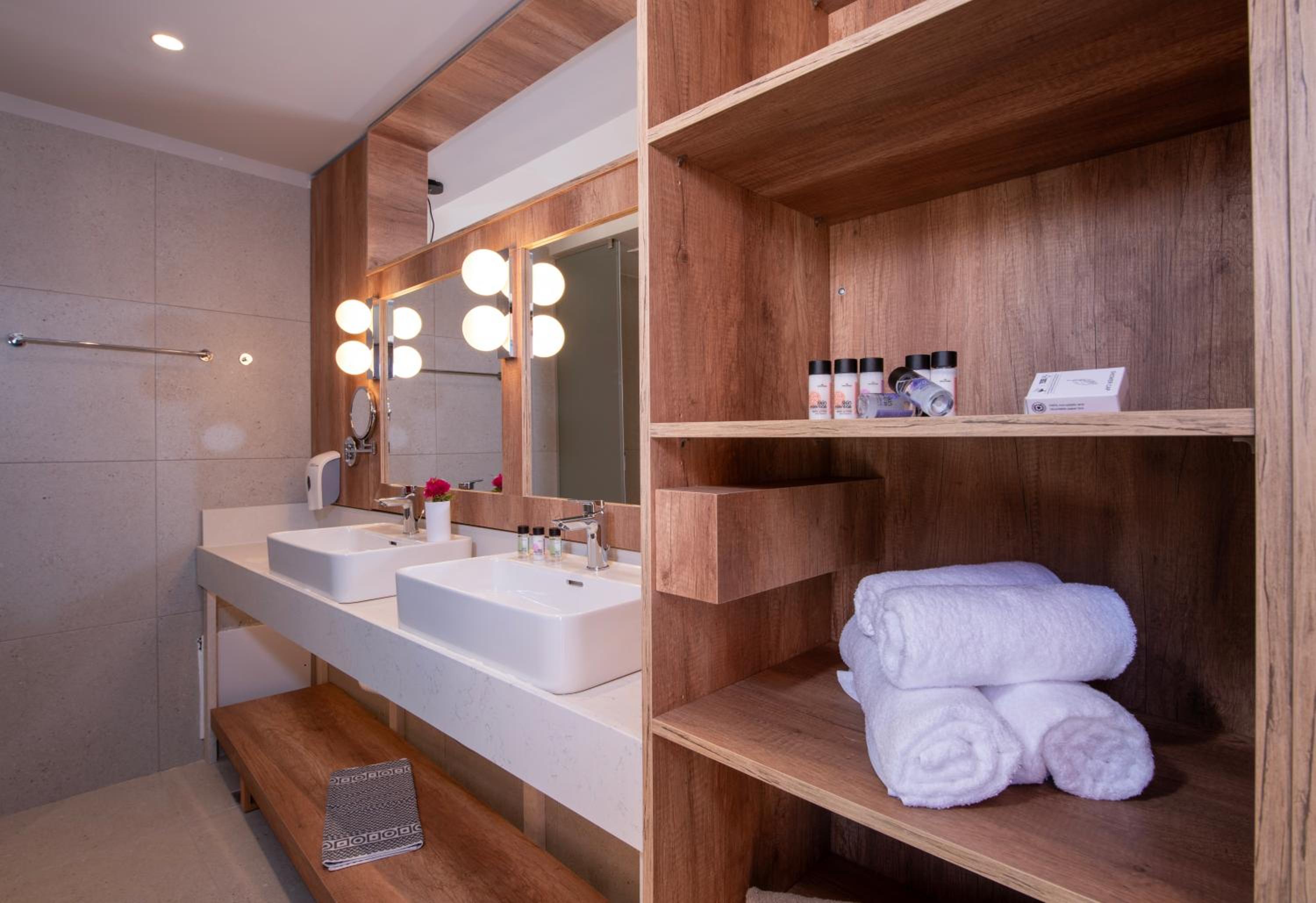 Superior Double Room with Individual Pool - Photo 6