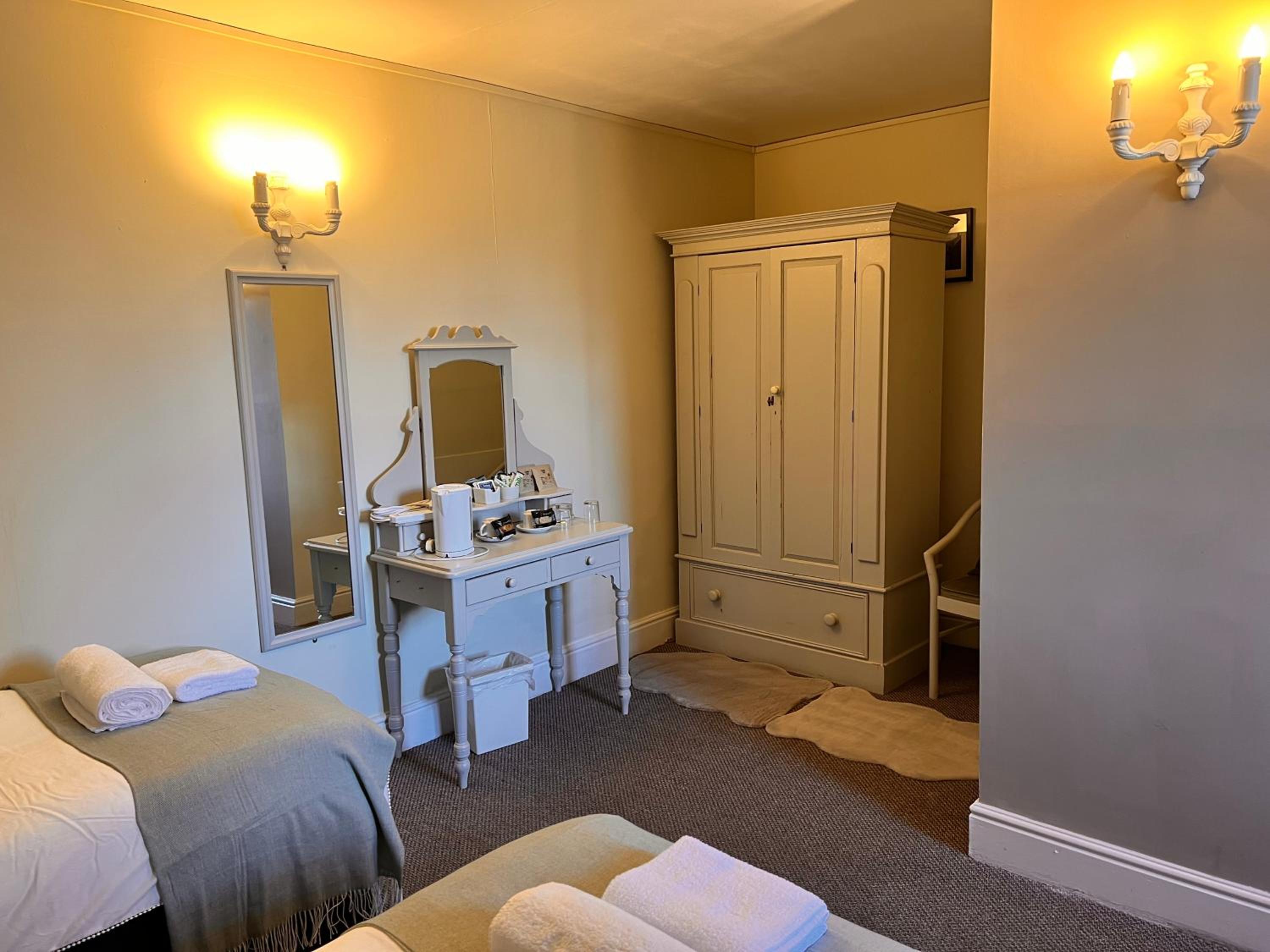 Standard Twin Room photo 2