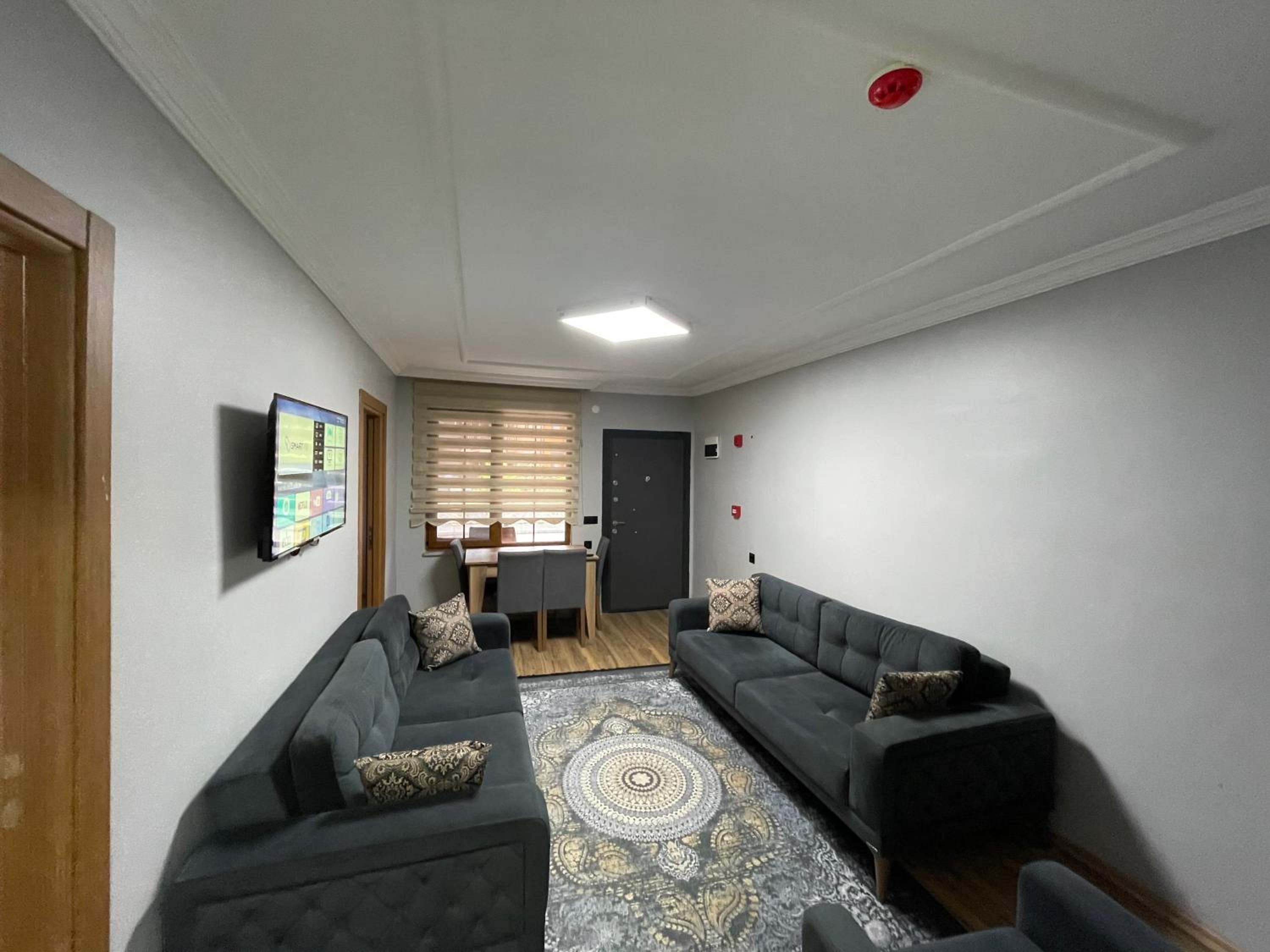 Deluxe Two-Bedroom Apartment with Garden View photo 1
