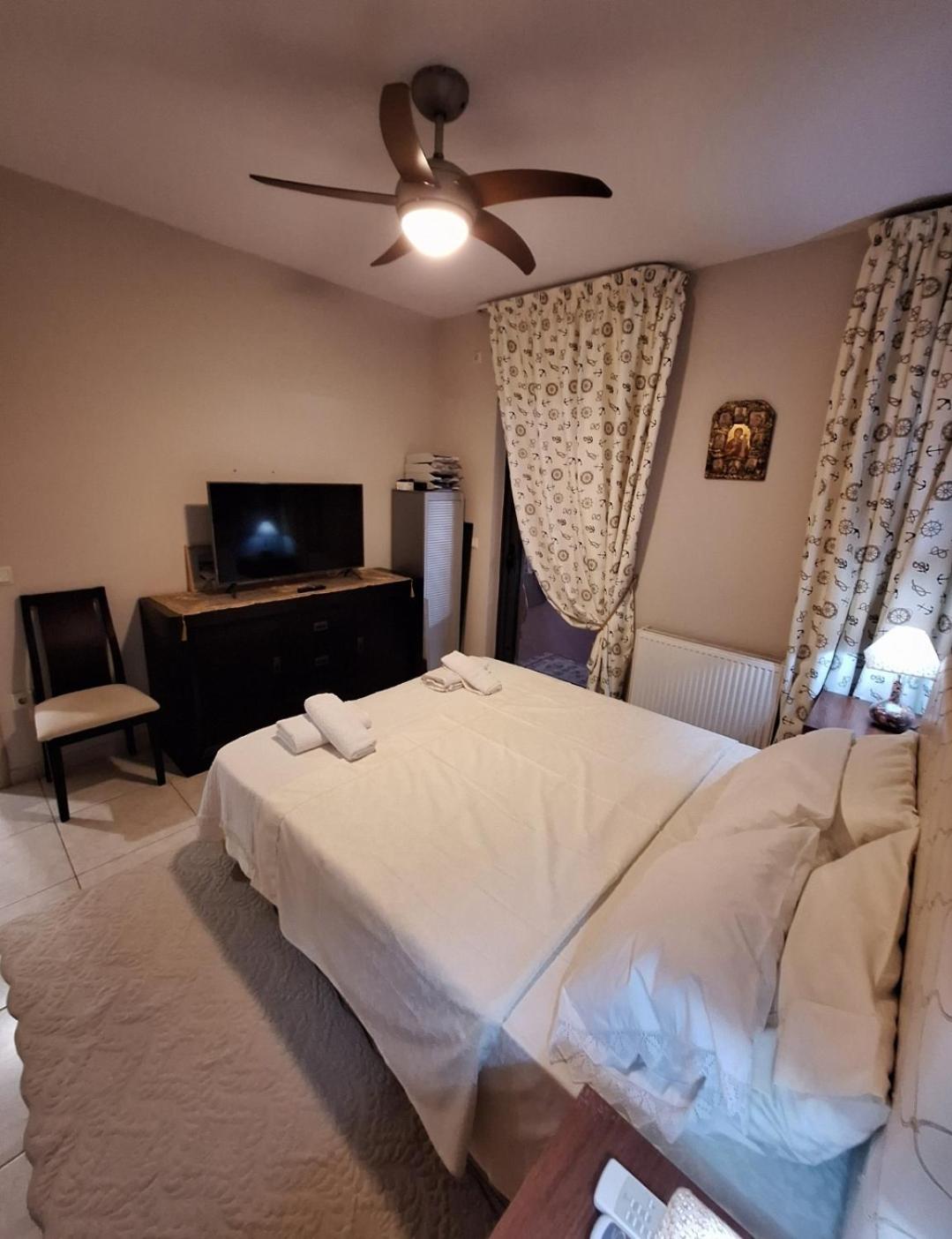 One-Bedroom Apartment photo 3