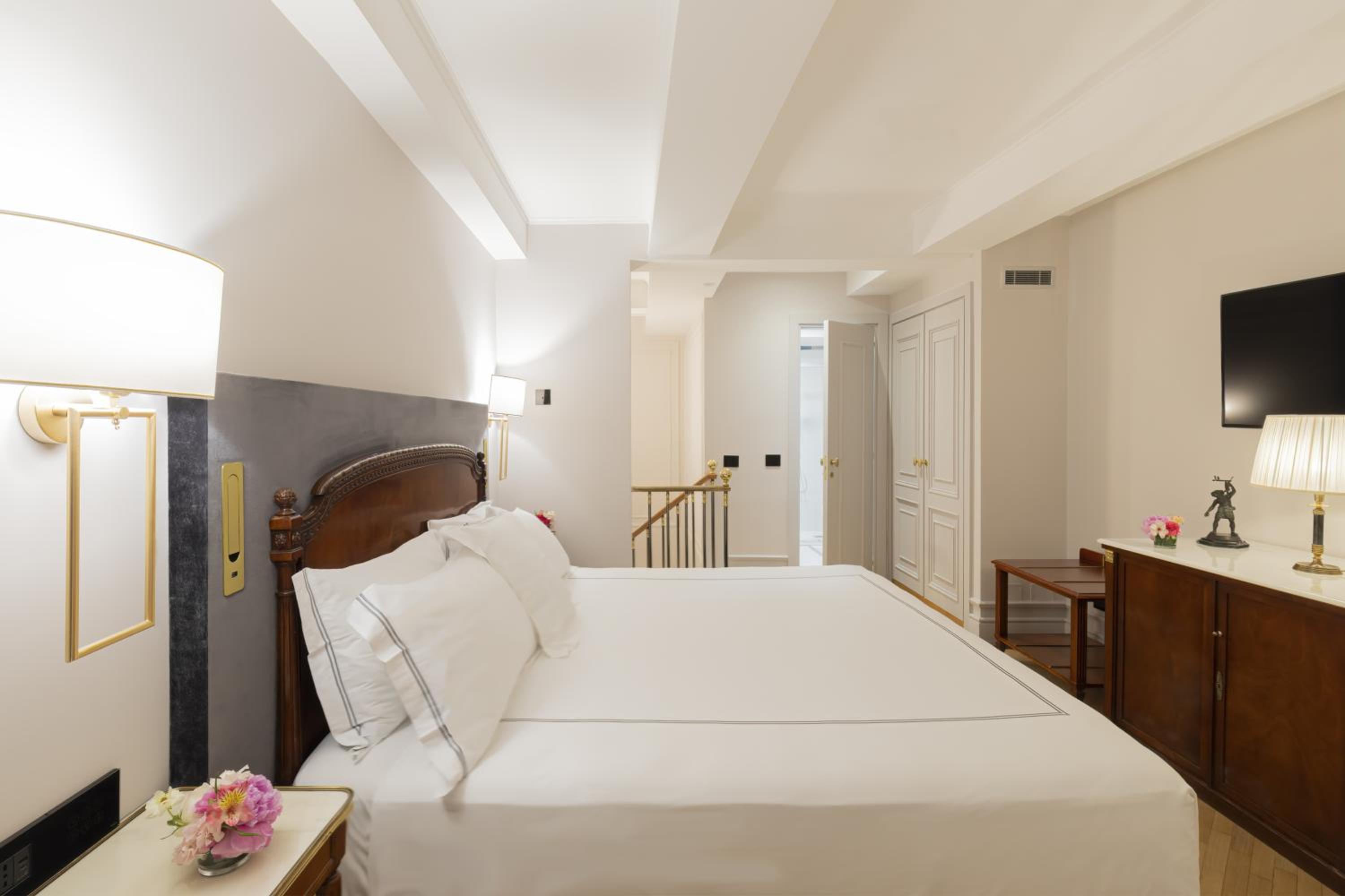 Duplex Suite - Photo 1