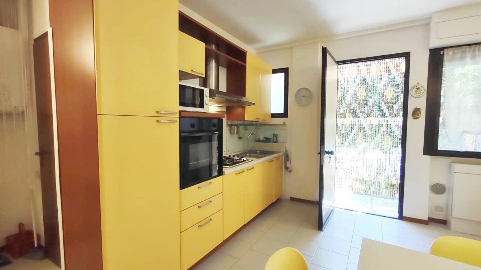 Two-Bedroom Deluxe Apartment with Garden View photo 3