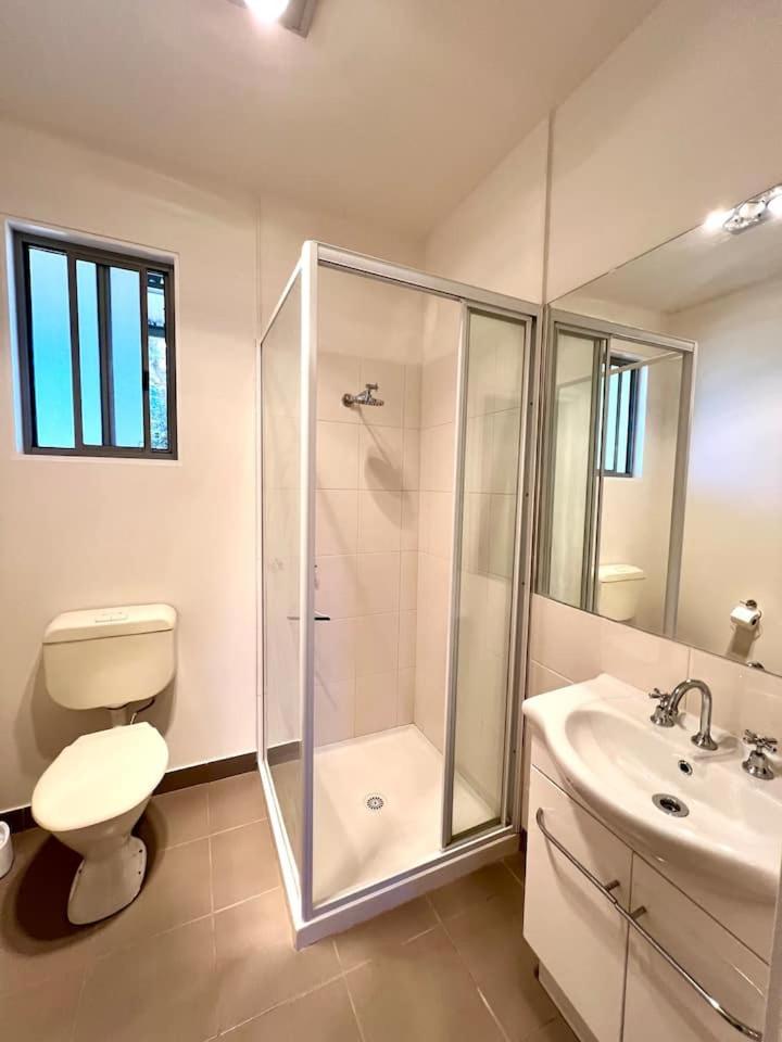 Four-Bedroom House photo 3