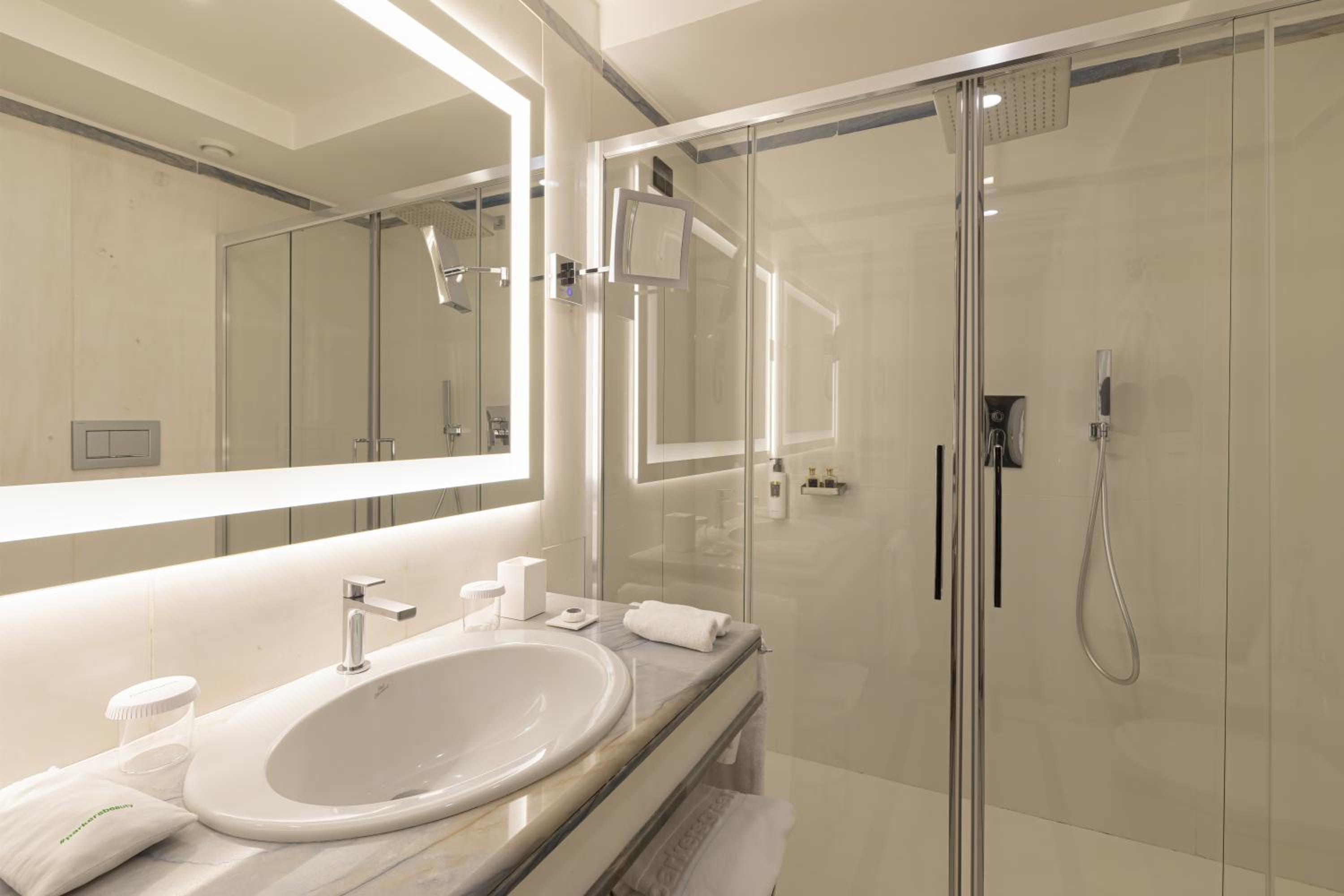 Duplex Suite - Photo 4