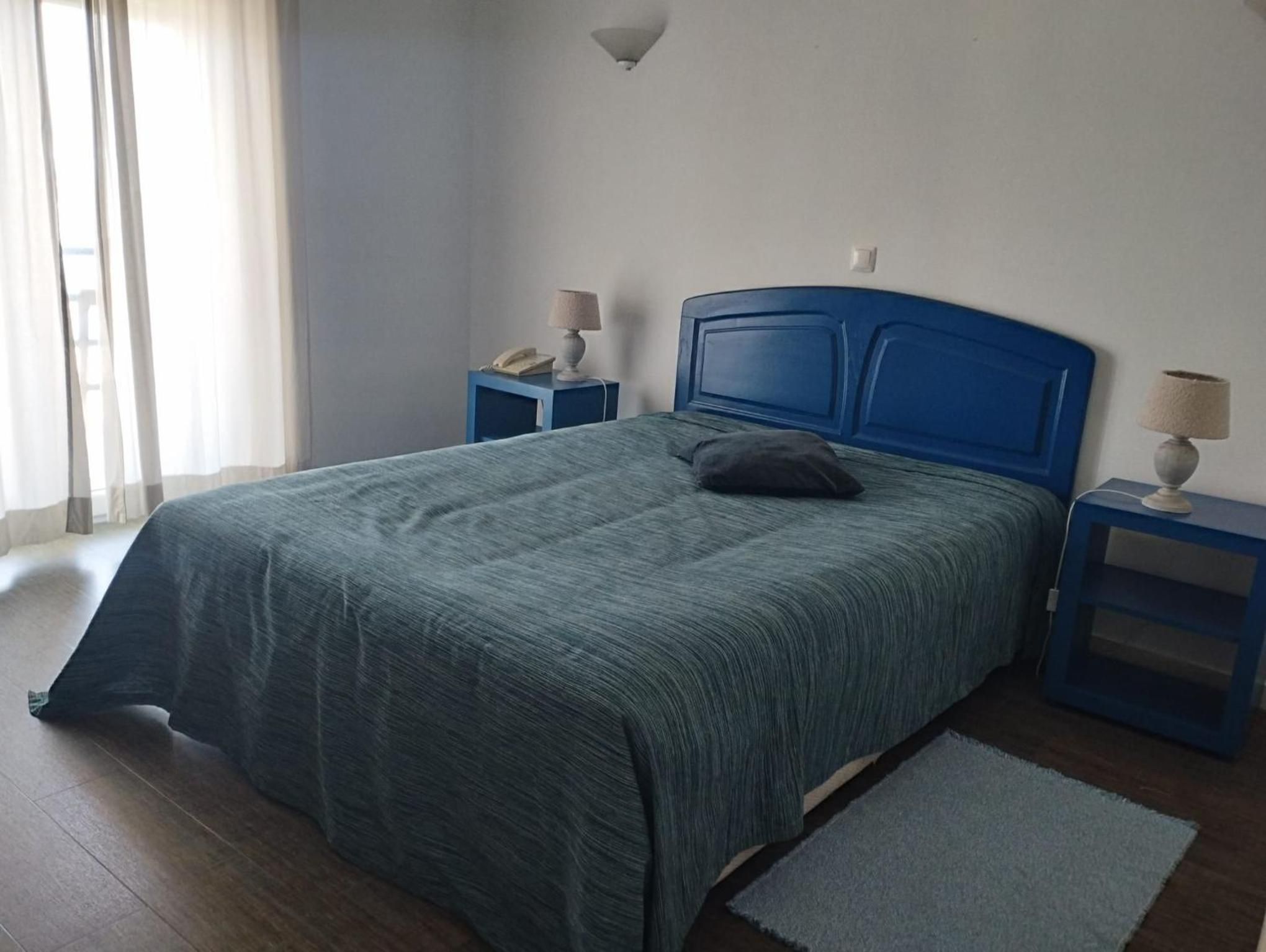 One-Bedroom Apartment with Sea View - Photo 29