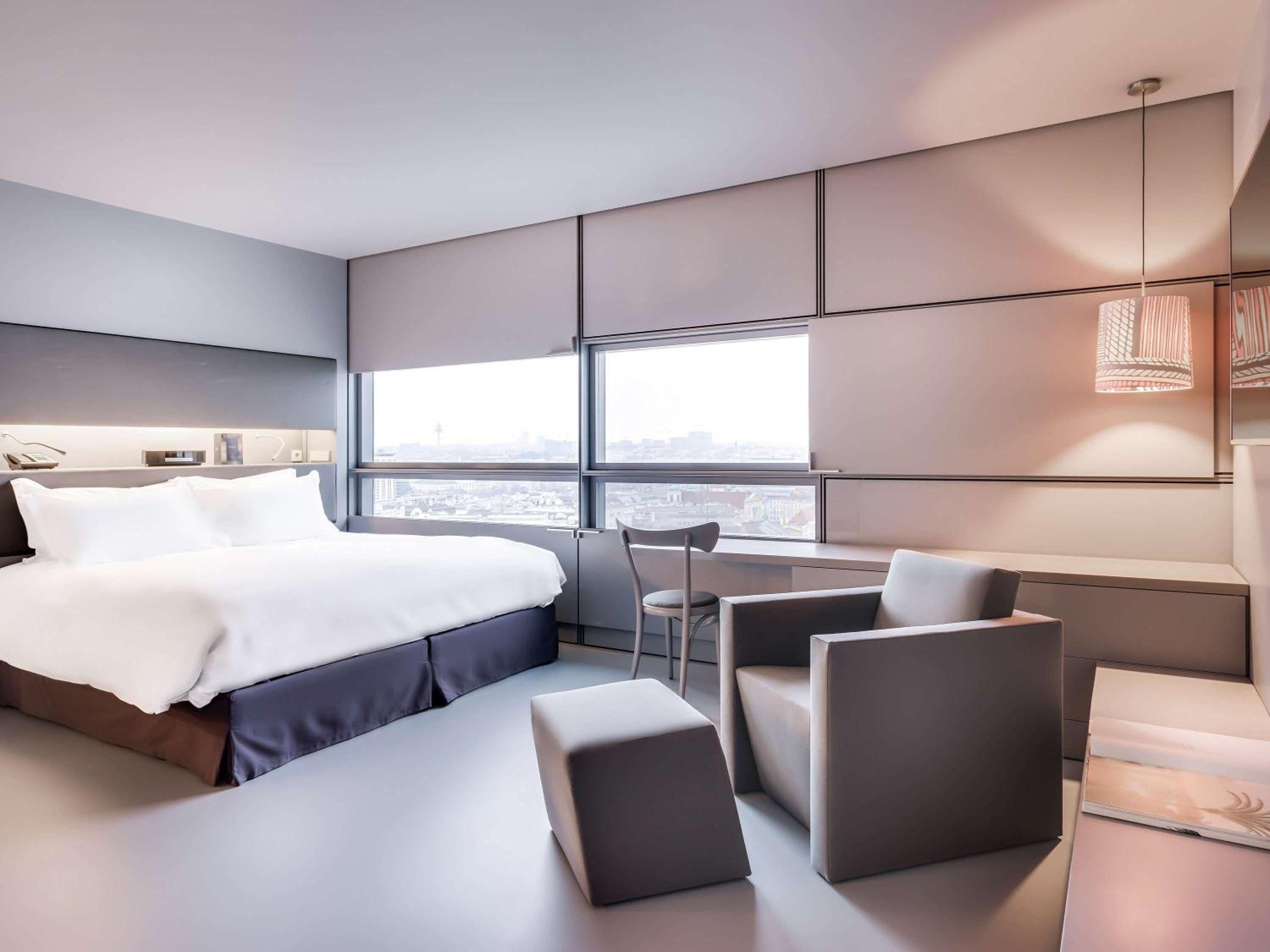 Deluxe – Cathedral View, 1 king bed or 2 single beds - Photo 1