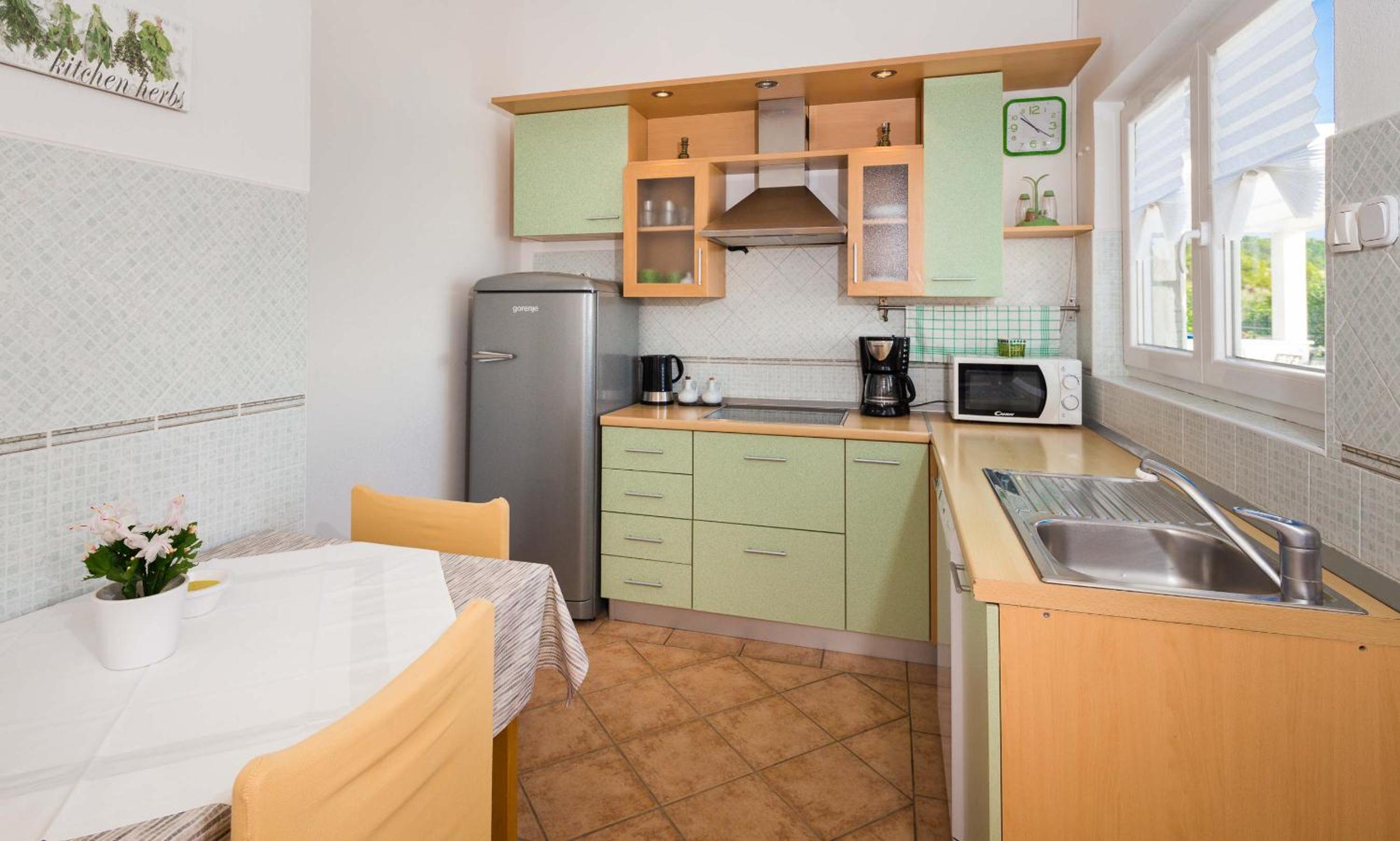 One-Bedroom Apartment with Terrace and Sea View - Photo 25