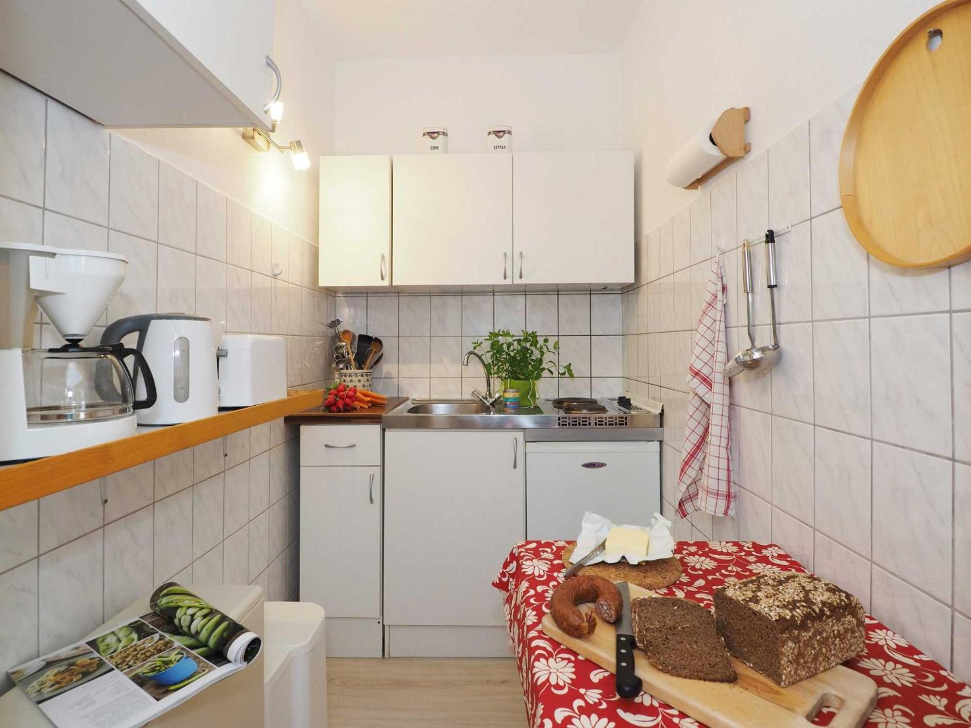 One-Bedroom Apartment with Shower photo 2