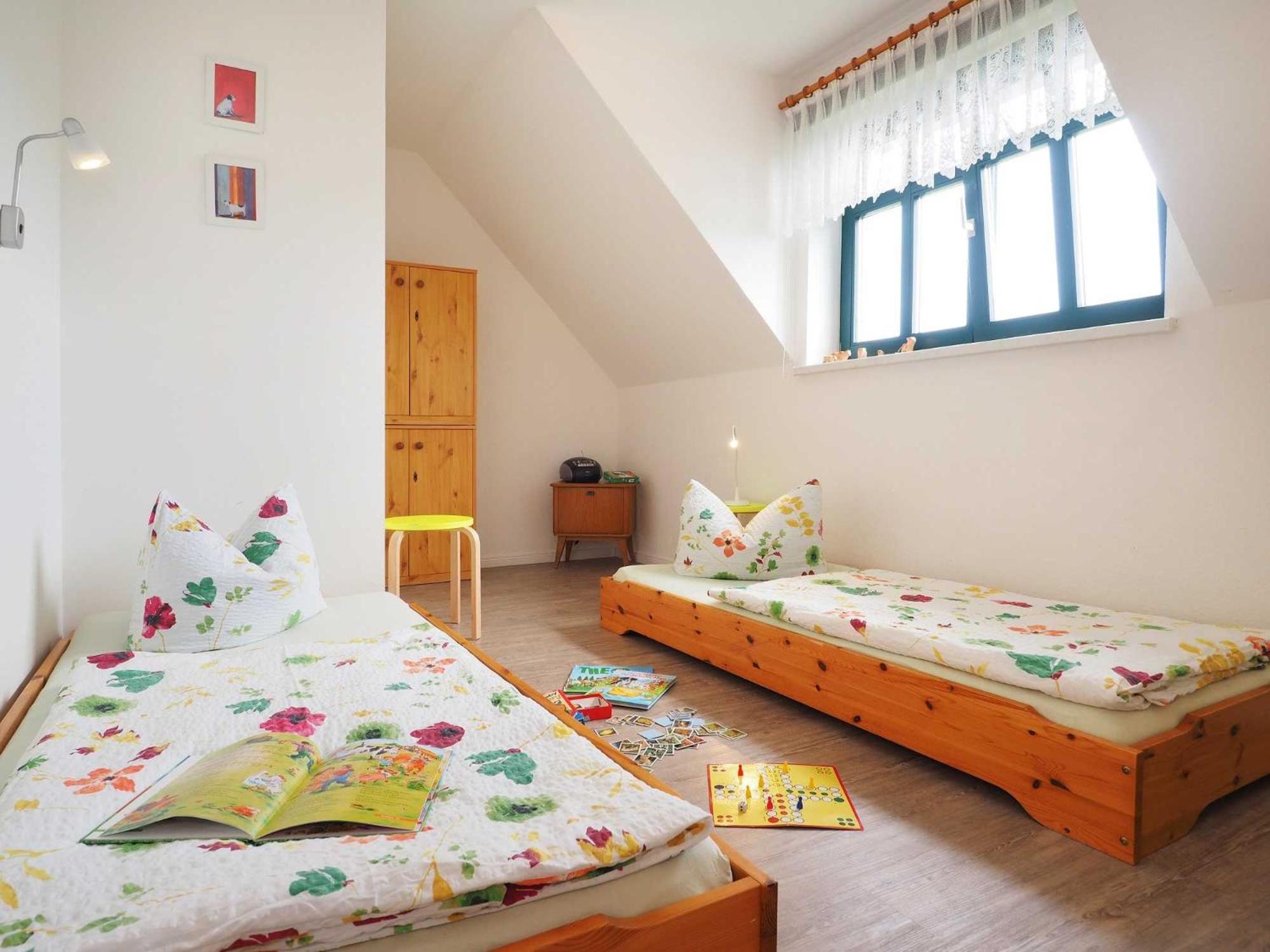 Two-Bedroom Apartment with Shower  photo 2
