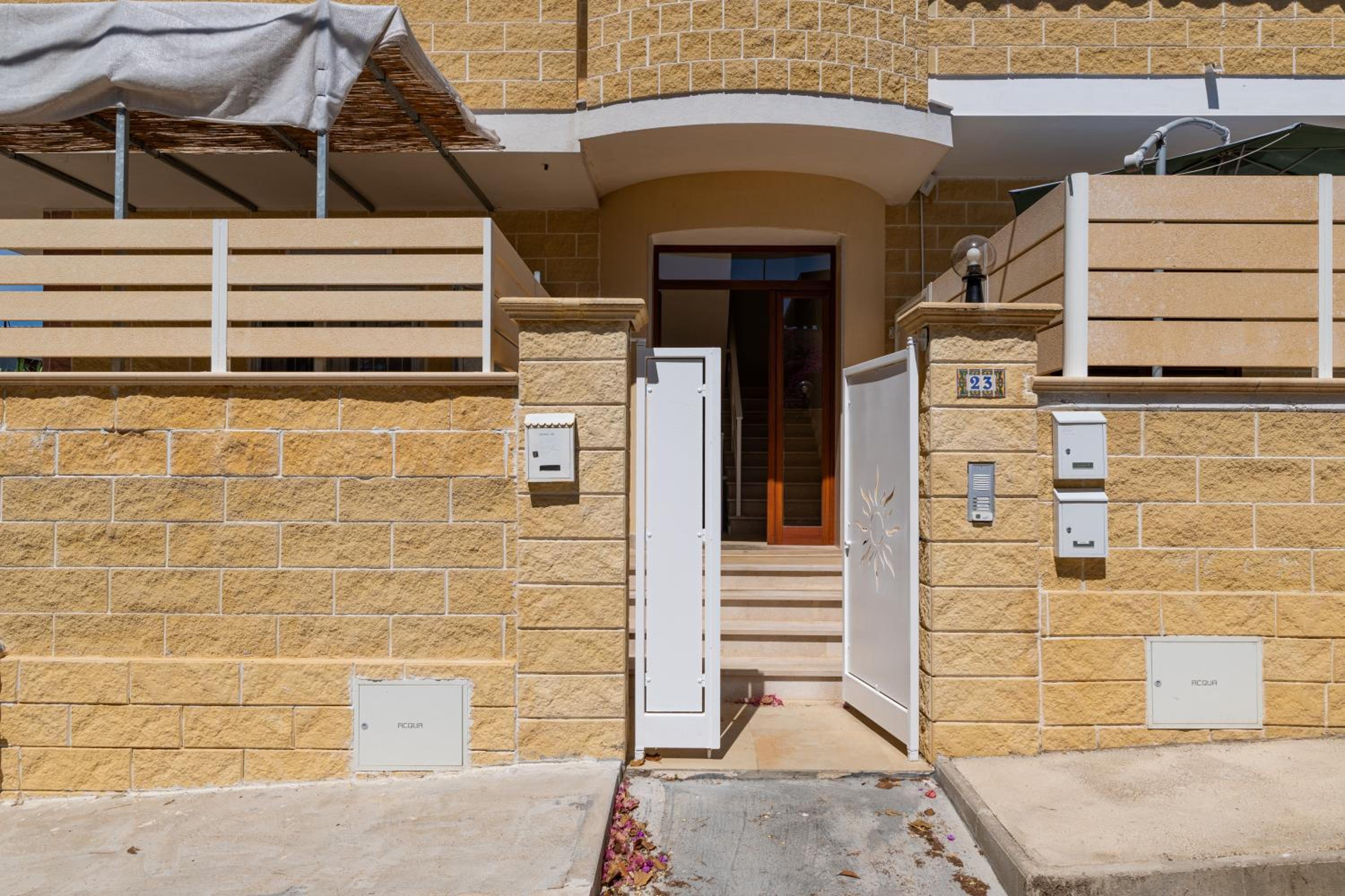 Two-Bedroom House photo 2
