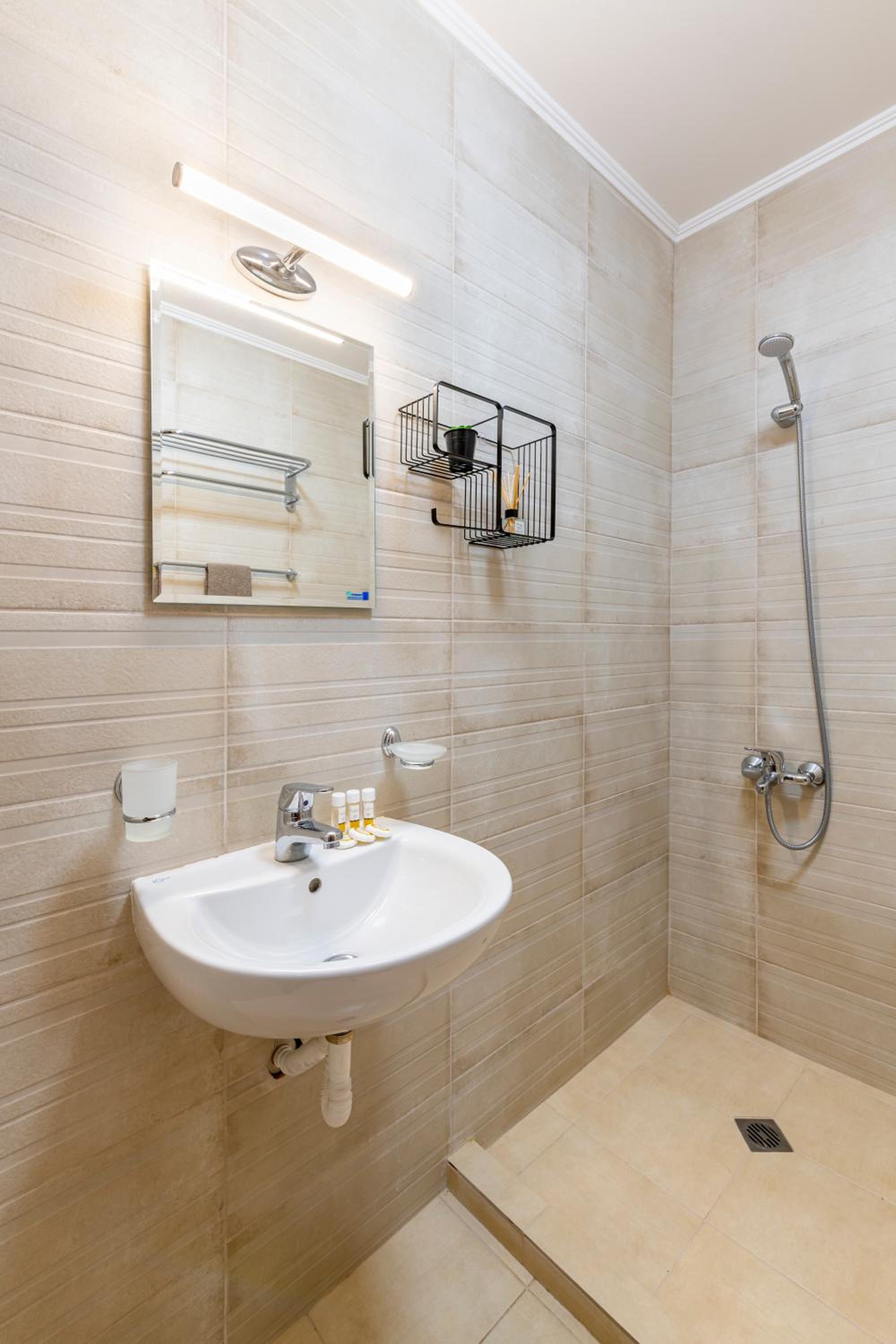 Standard Triple Room photo 2