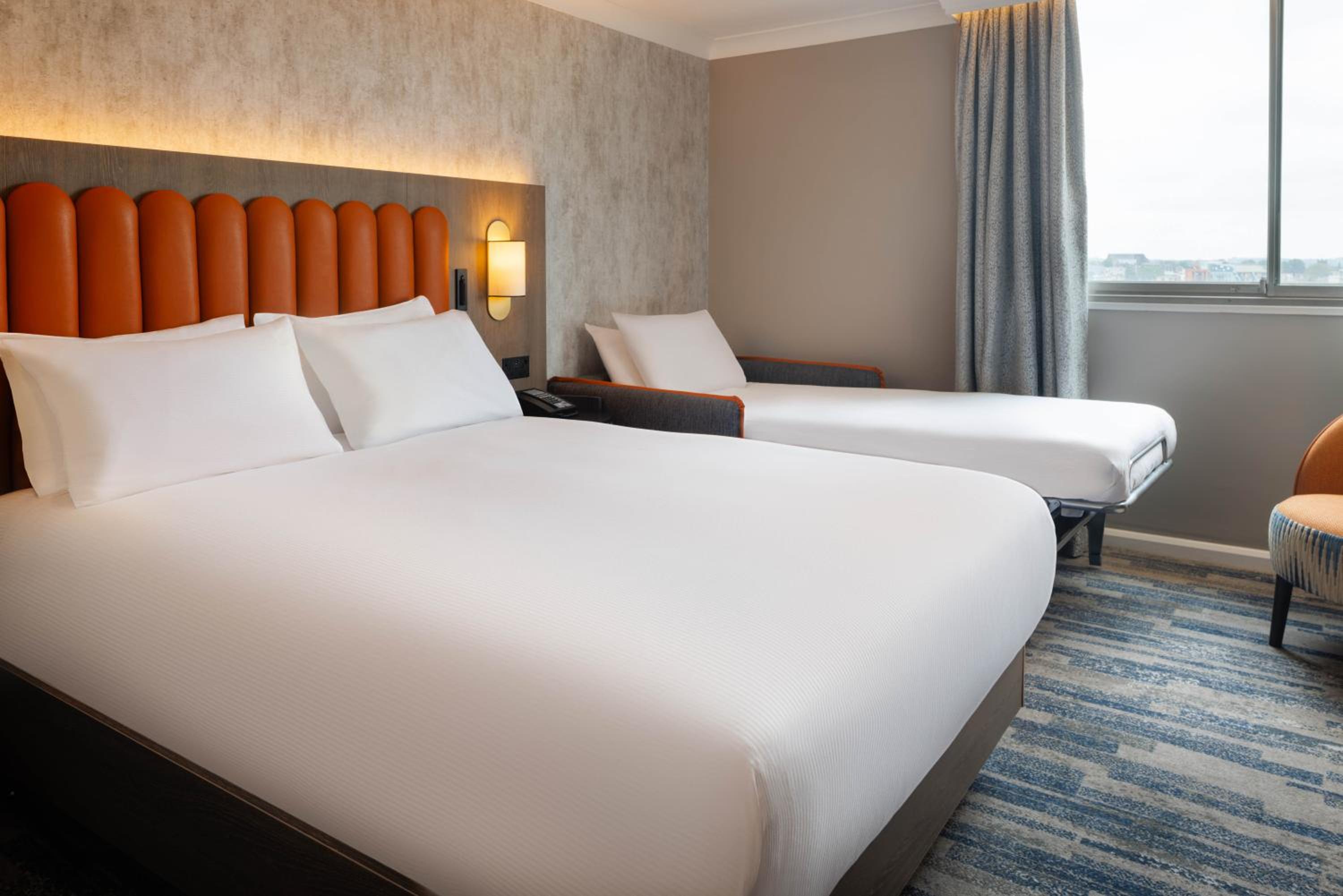 Premium Double Room with sofa bed - Photo 11