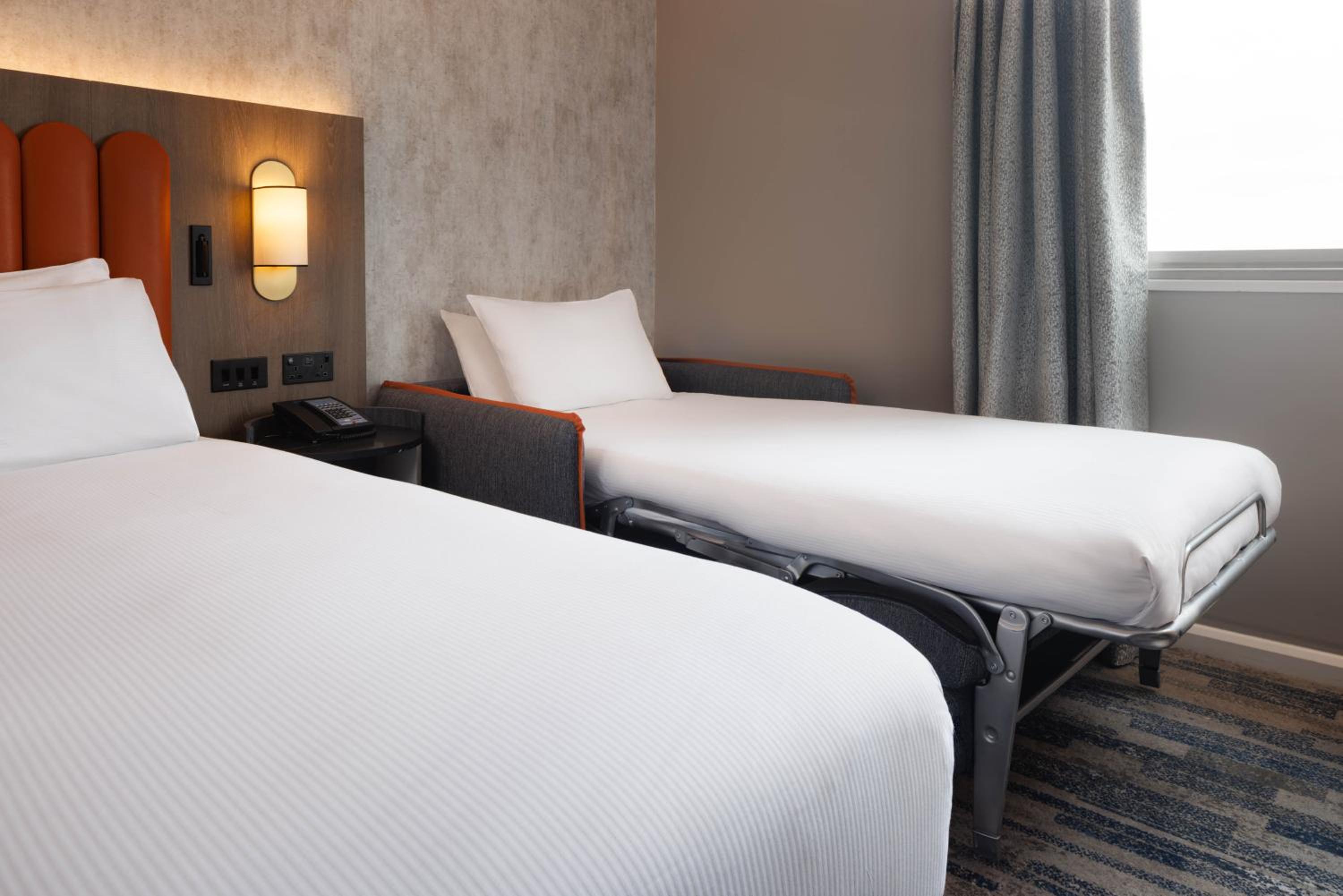 Premium Double Room with sofa bed - Photo 10