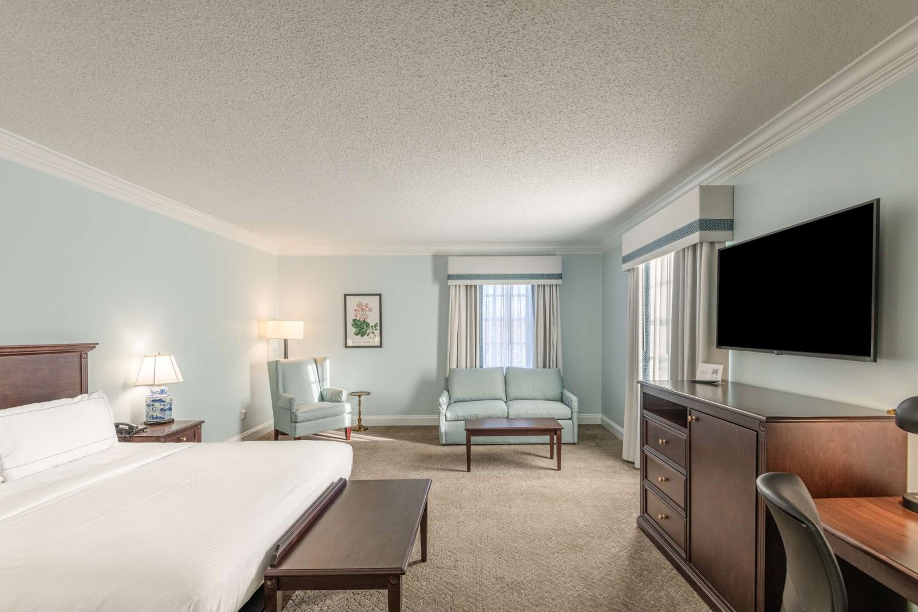 Corner King Room - Photo 1