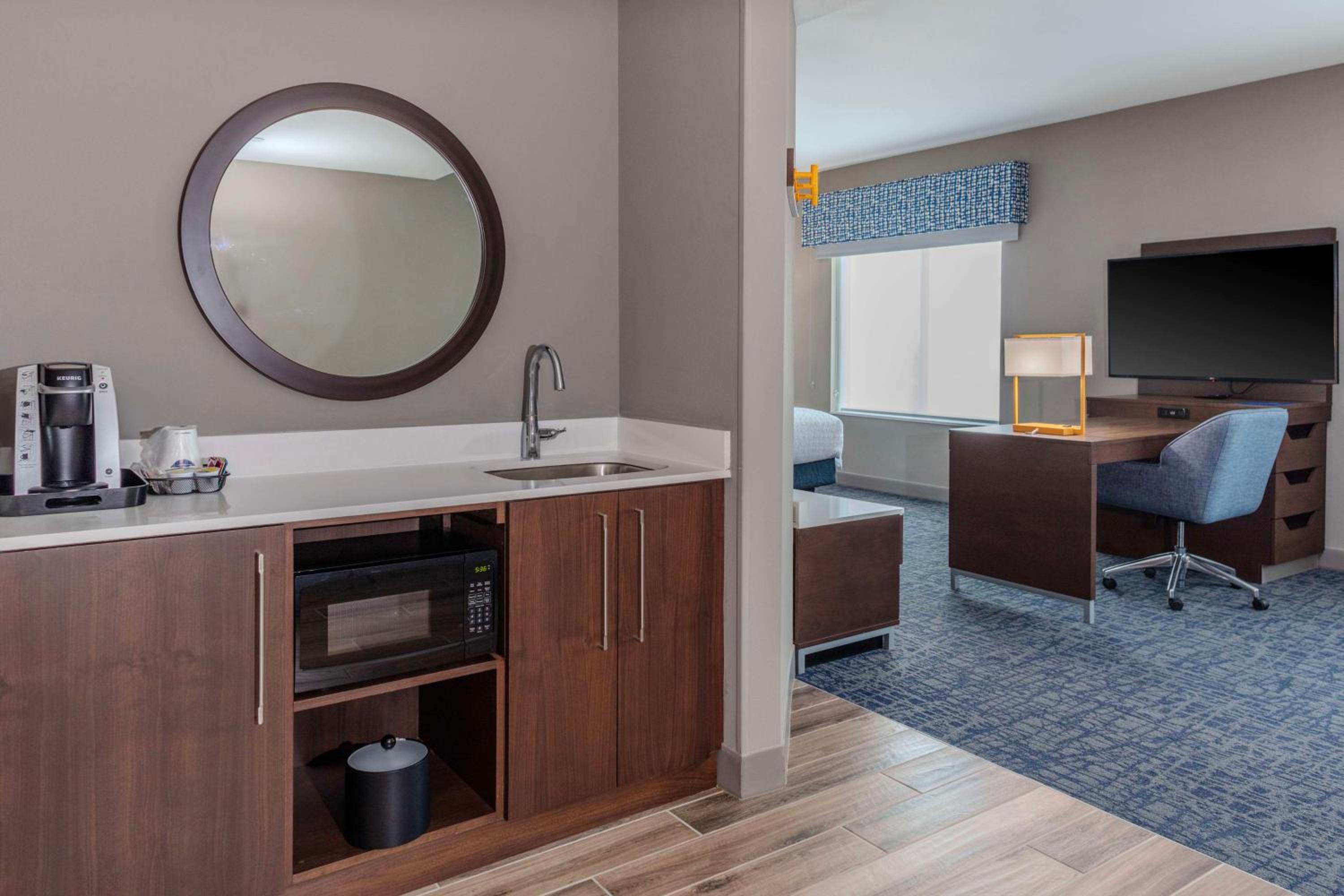 King Studio Suite - Photo 2