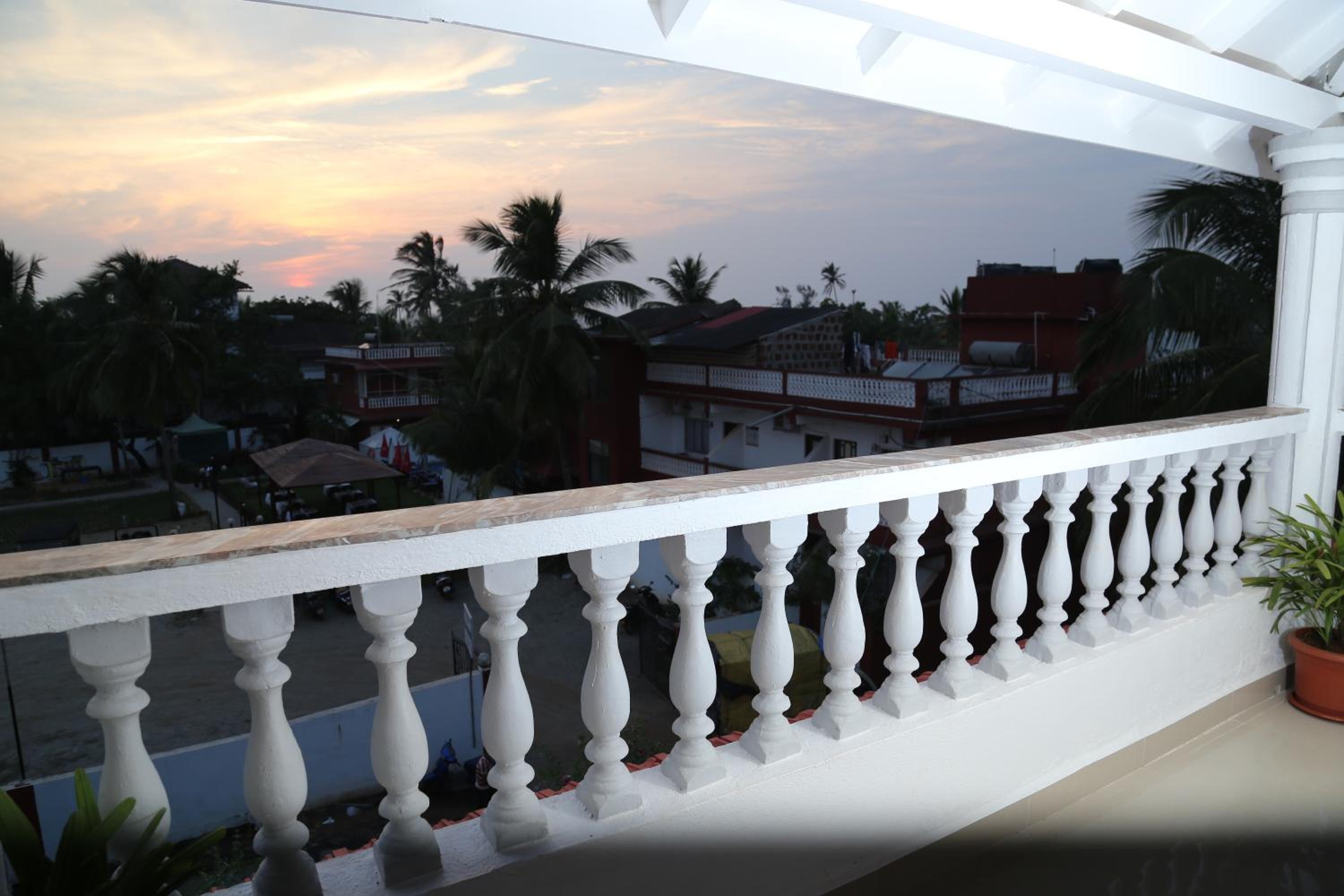 Two-Bedroom Apartment with Balcony photo 2