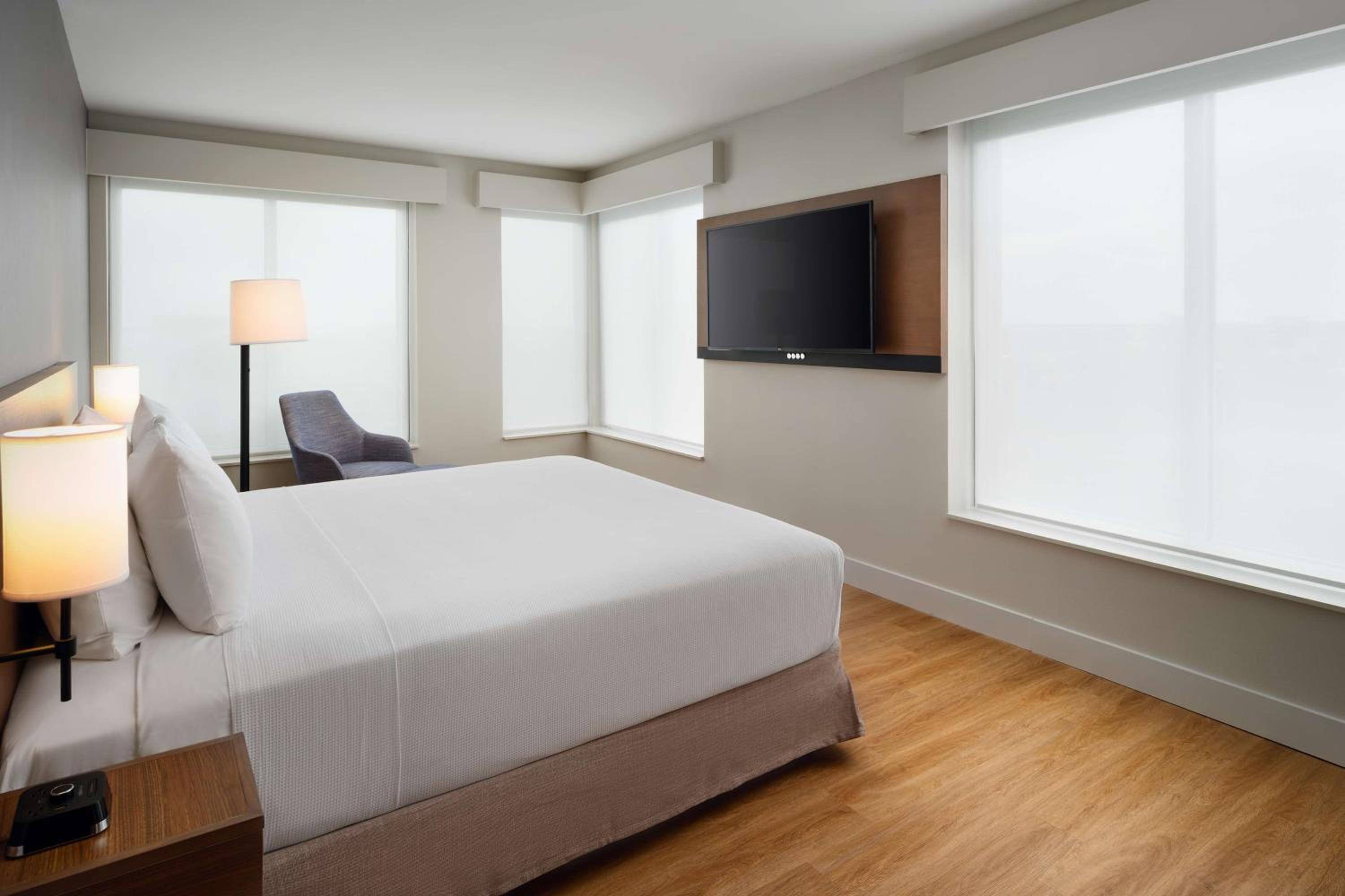 One-Bedroom King Suite with Sofa Bed - Photo 2