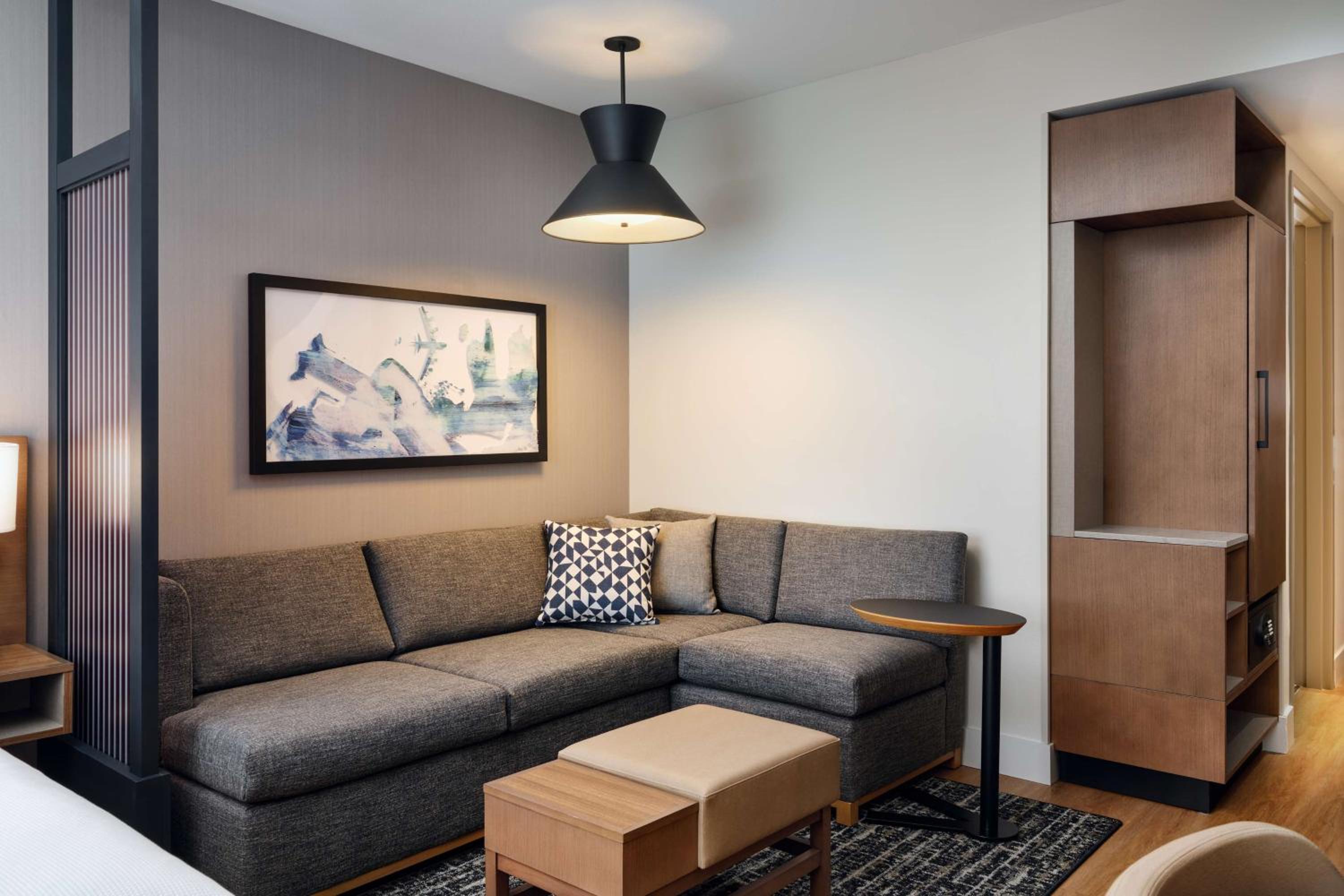 King Room with Sofa Bed - High Floor - Photo 3
