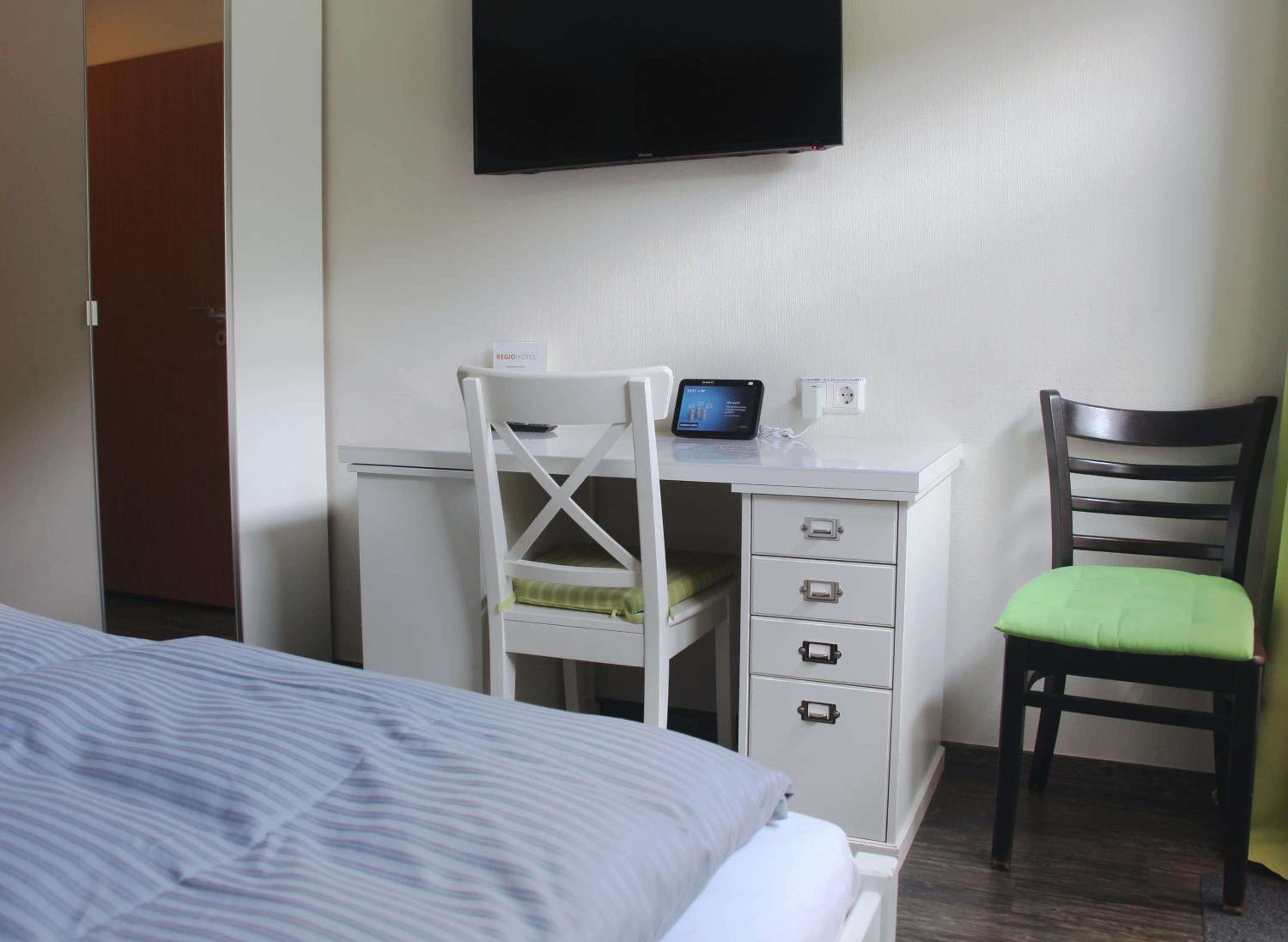 Double Room with Balcony - Photo 5