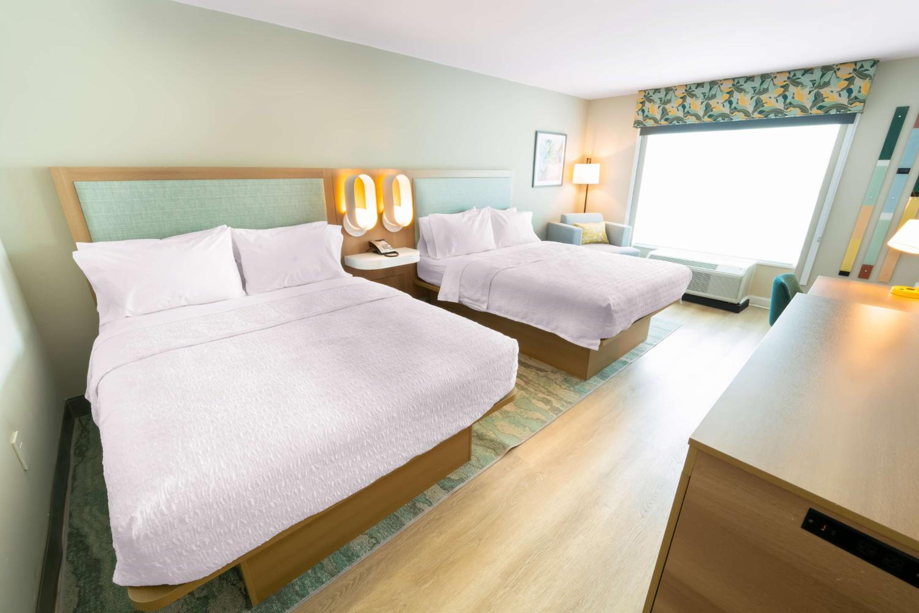 Queen Room with Two Queen Beds - Photo 6