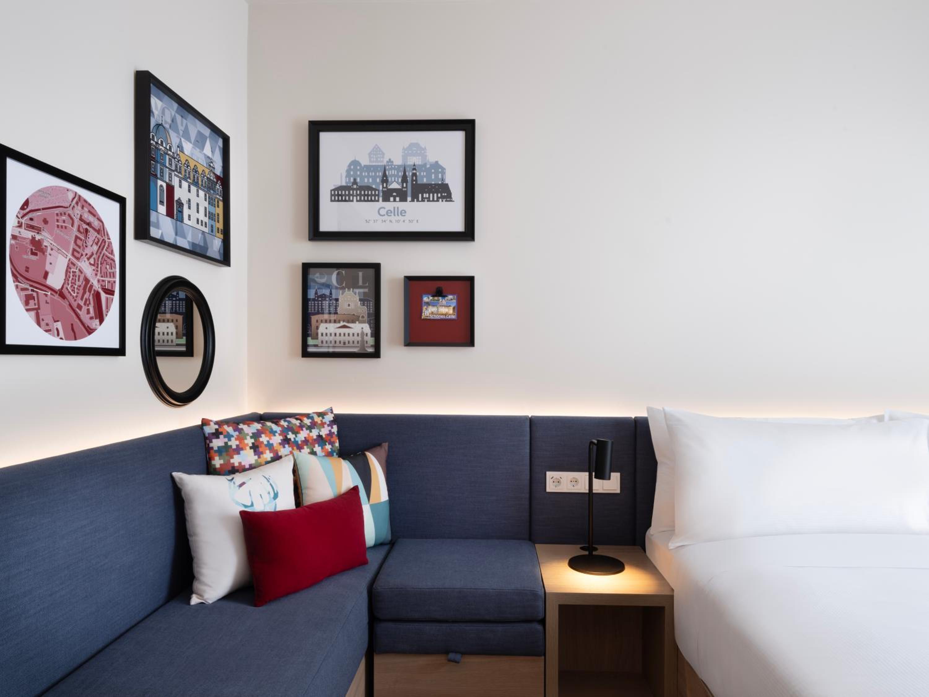 Queen Room with Sofa Bed thumbnail 5