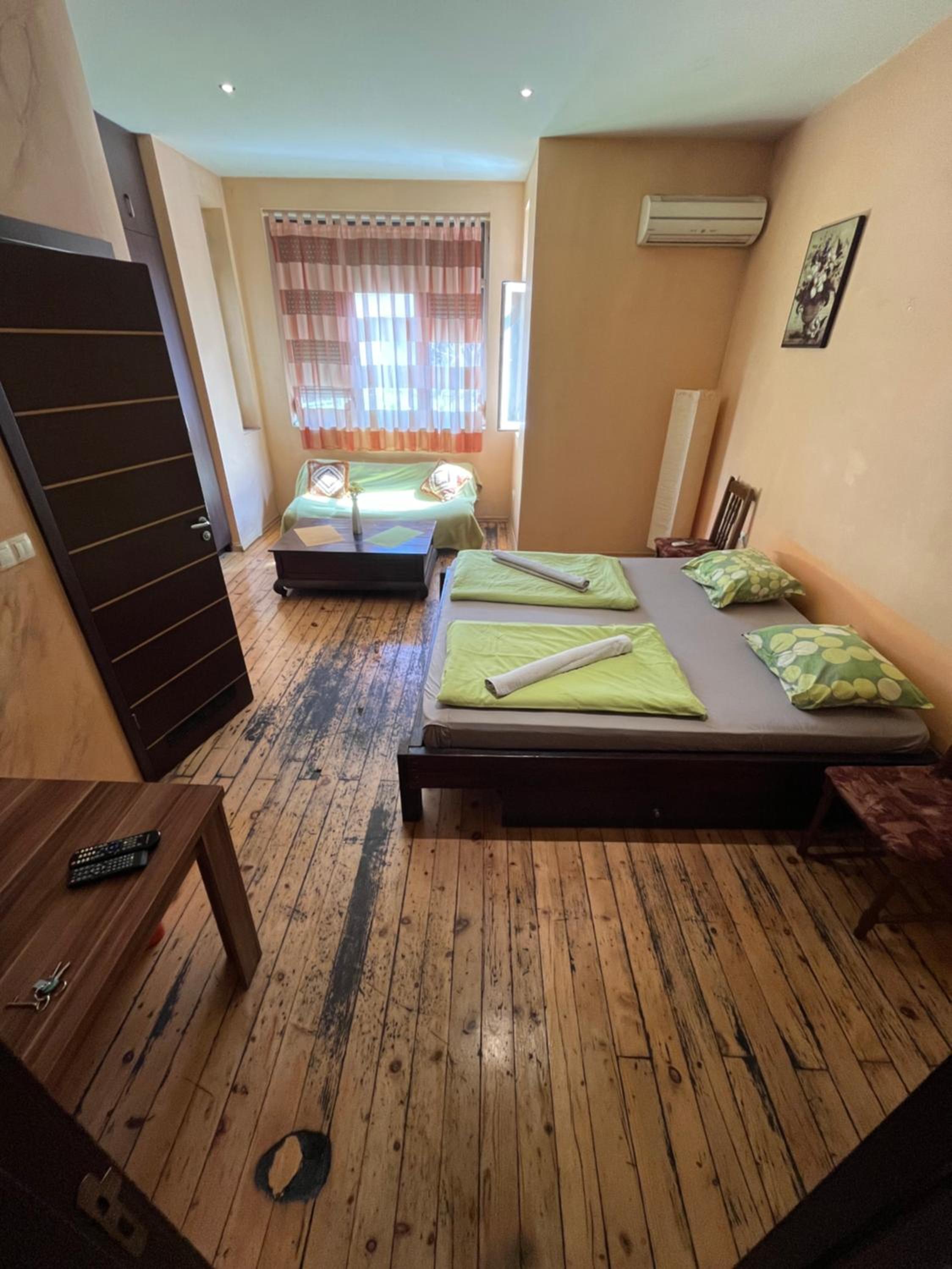 Double Room with Private Bathroom - Photo 12