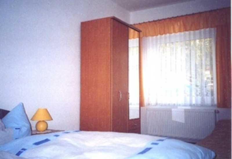 One-Bedroom Apartment with Shower photo 2