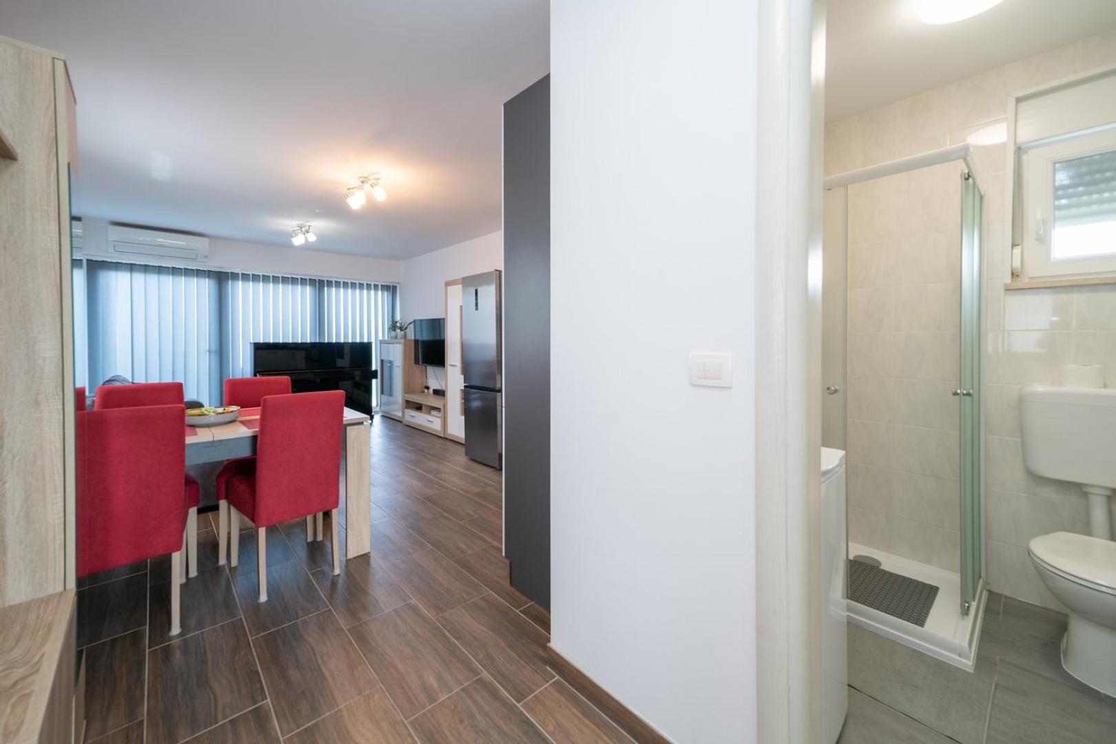 Studio Apartment photo 1