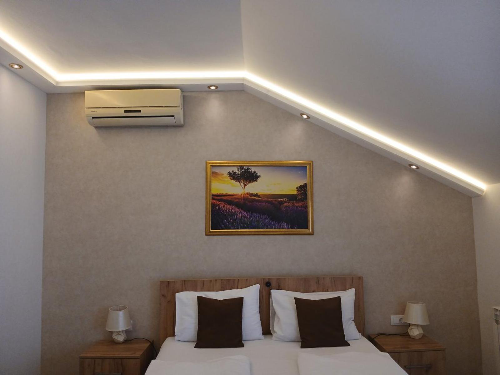 King Room with Balcony - Photo 1