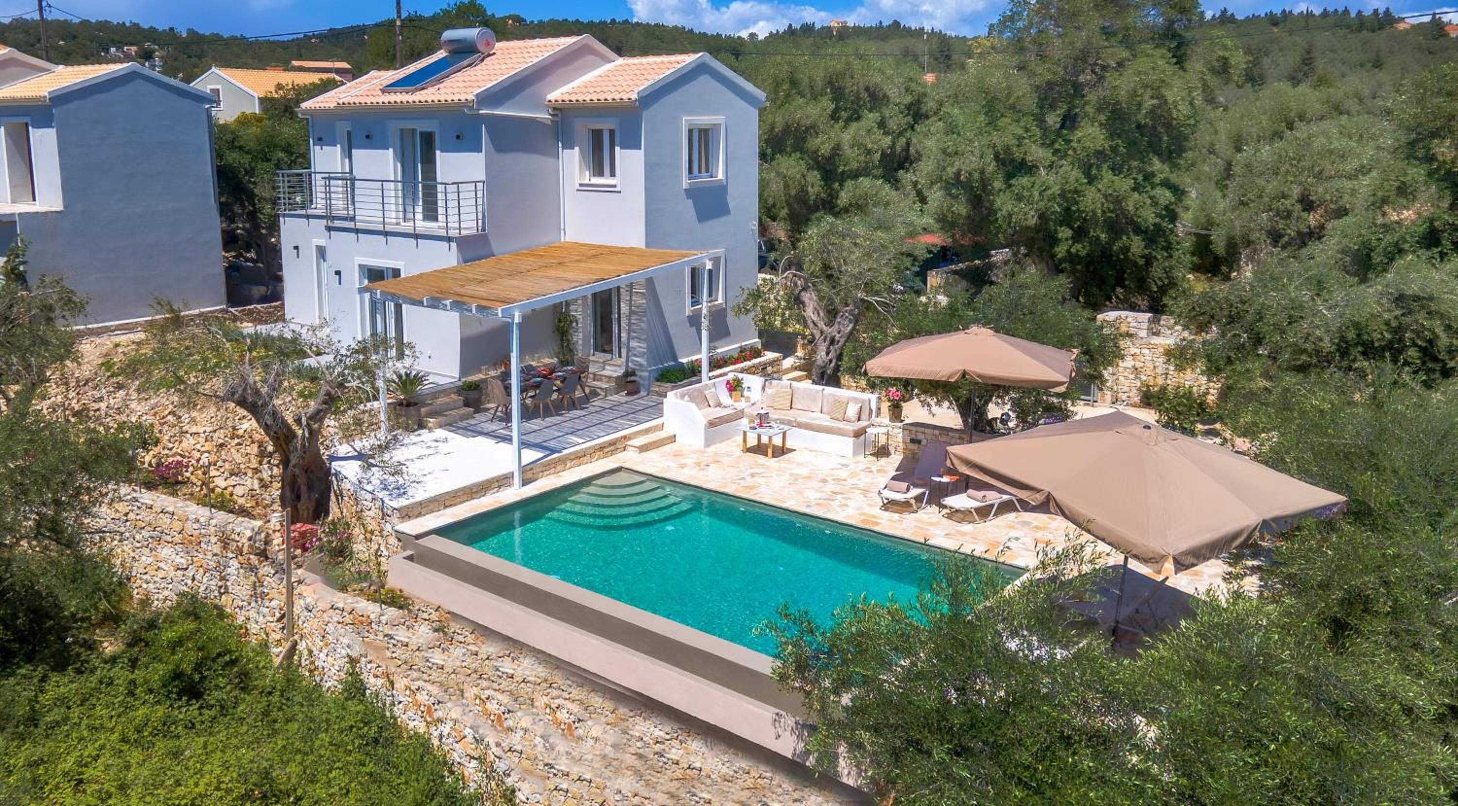 Three-Bedroom Villa photo 3