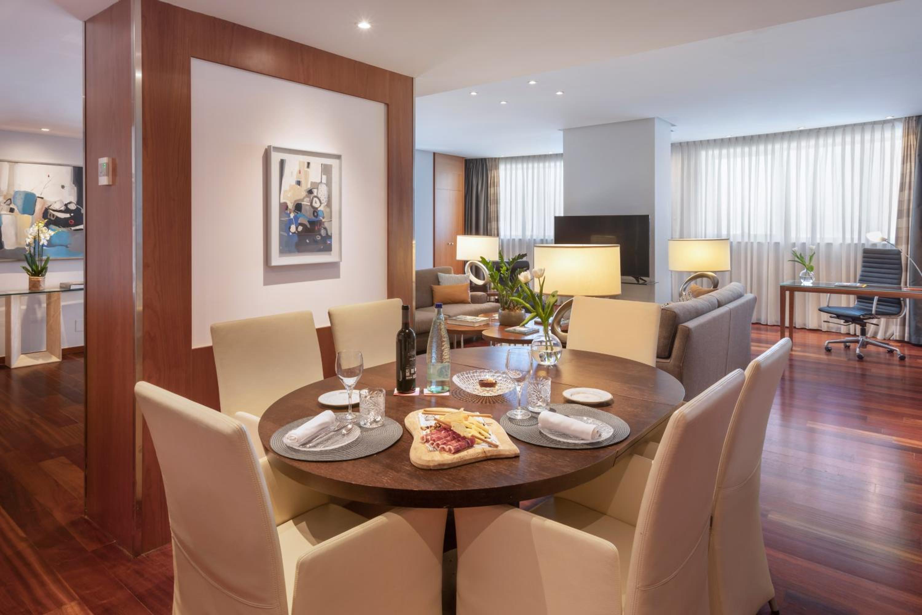 The Level Presidential Suite thumbnail 5
