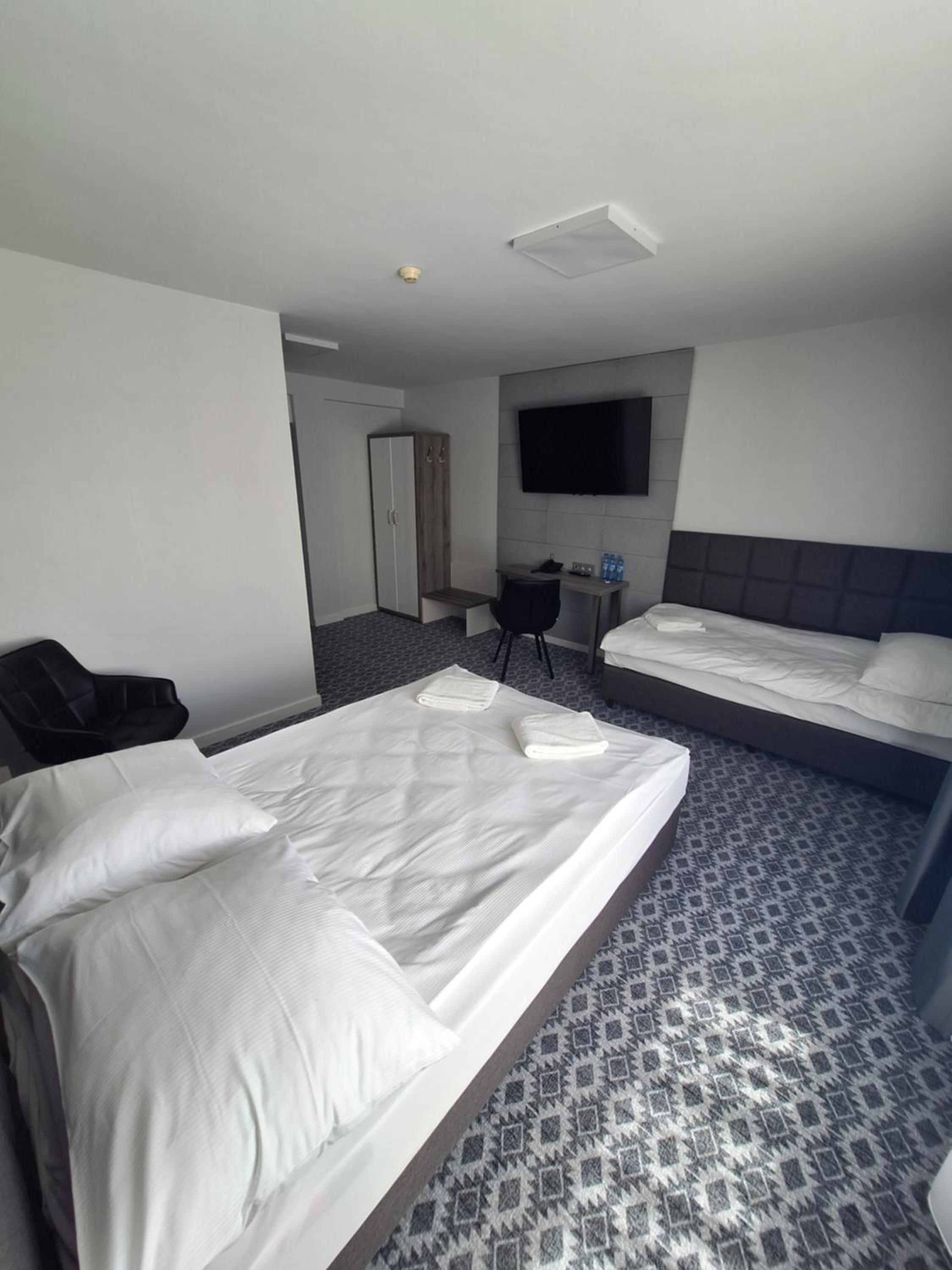 Standard Triple Room - Photo 2