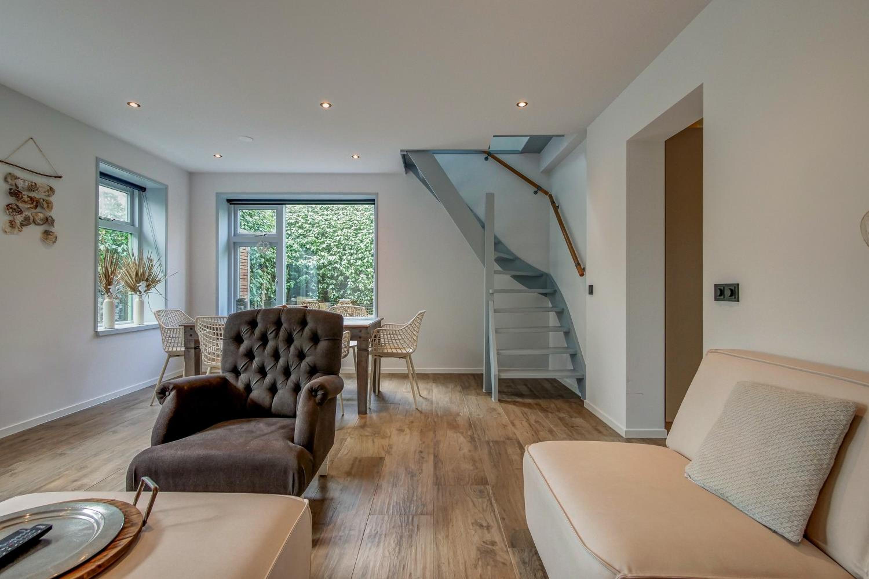 Three-Bedroom House photo 2