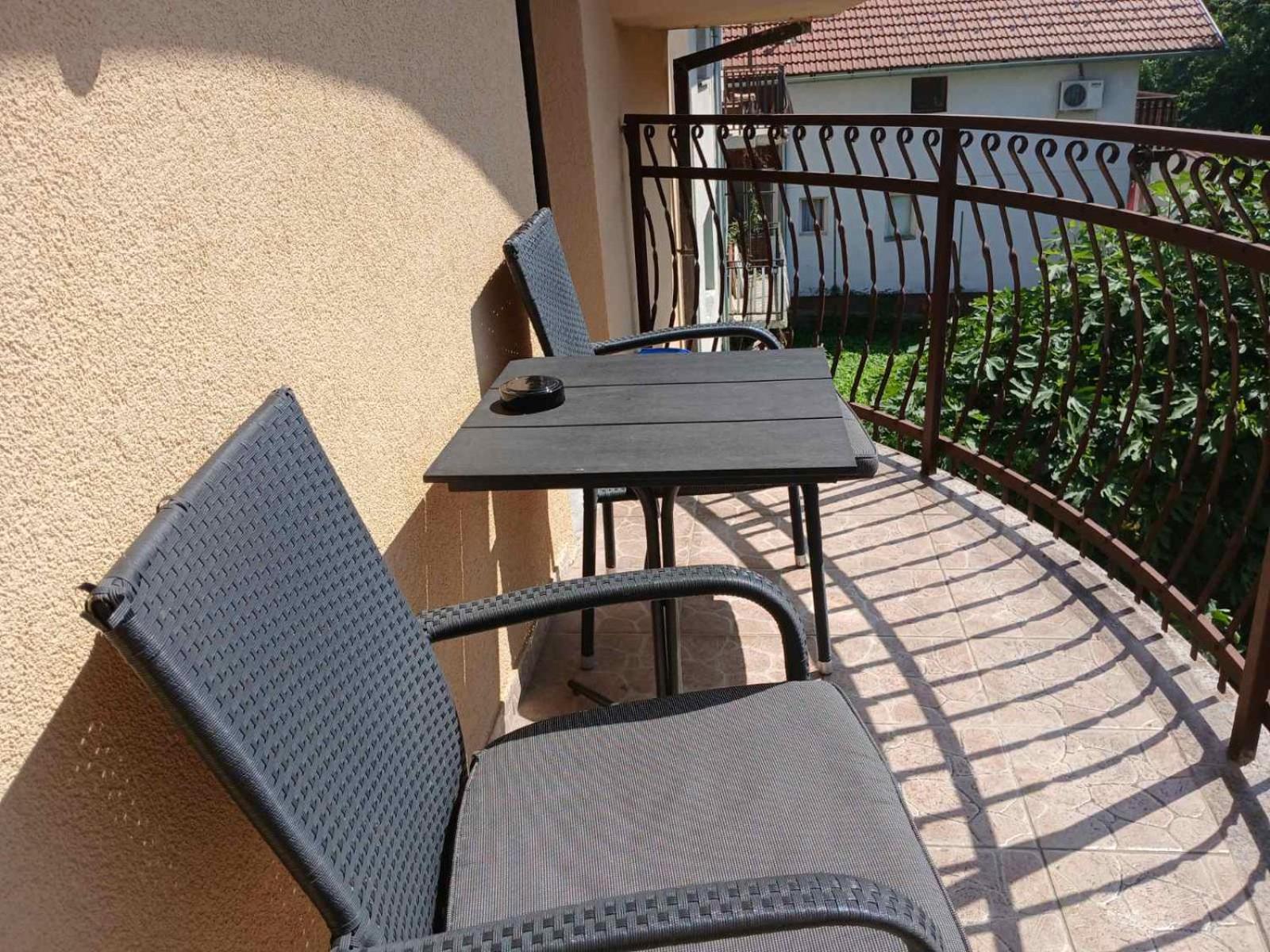 King Room with Balcony - Photo 16