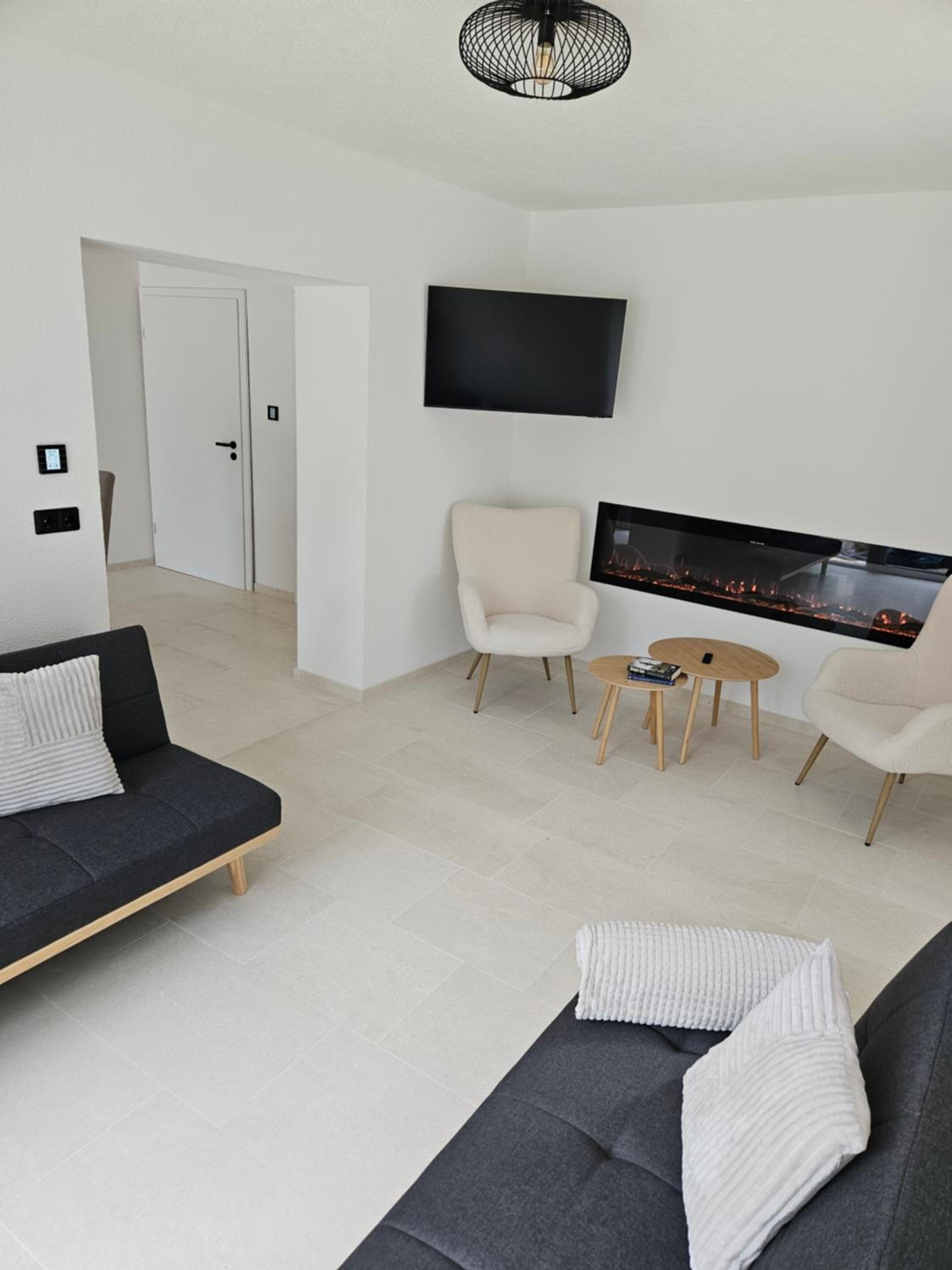 One-Bedroom Apartment photo 3