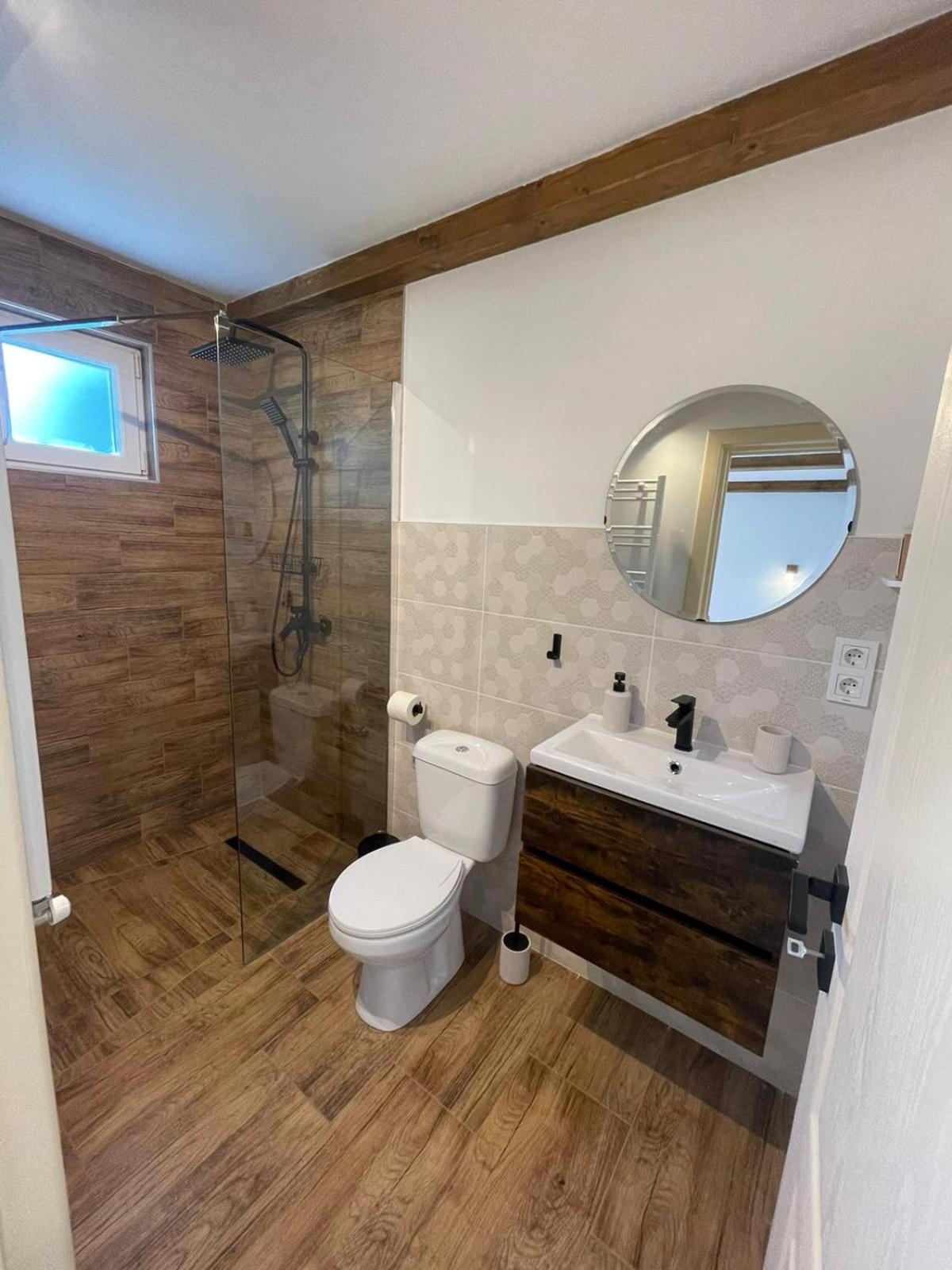 Double Room with Private Bathroom photo 2