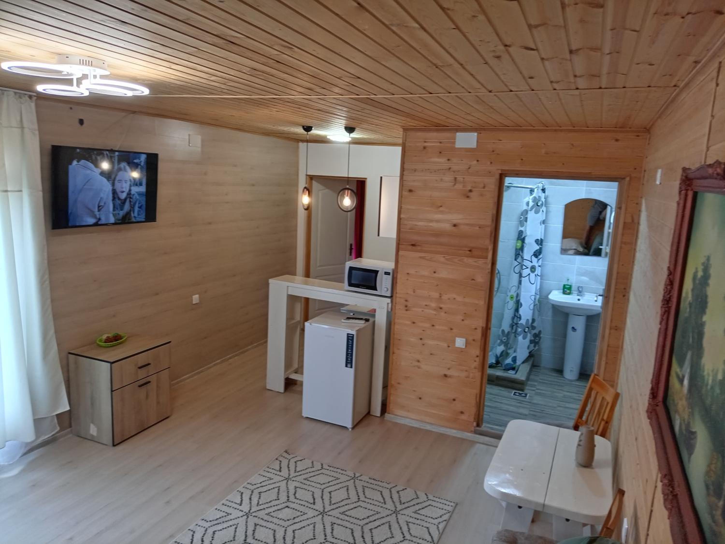 Apartment With Shared Bathroom