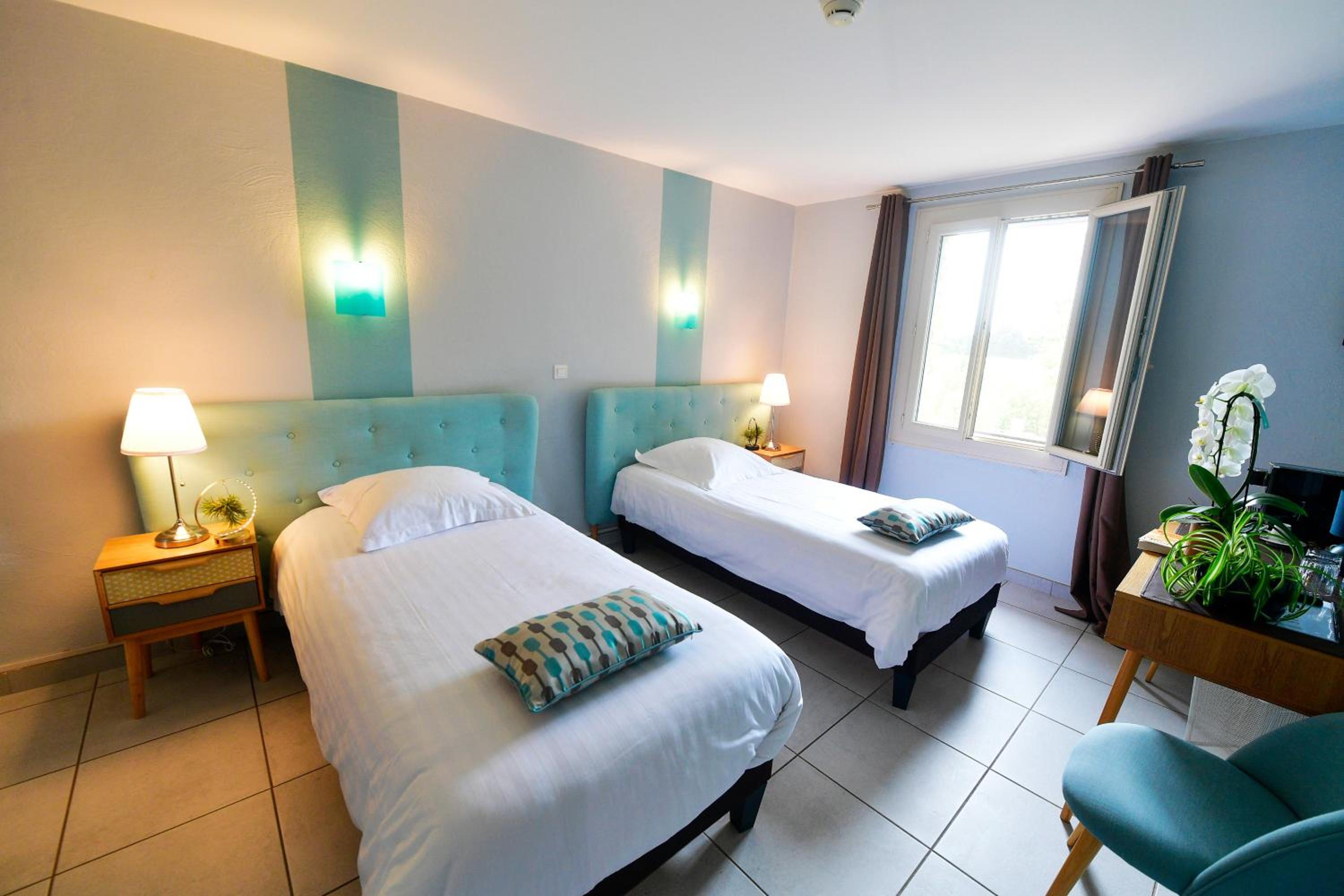 Superior Twin Room photo 2