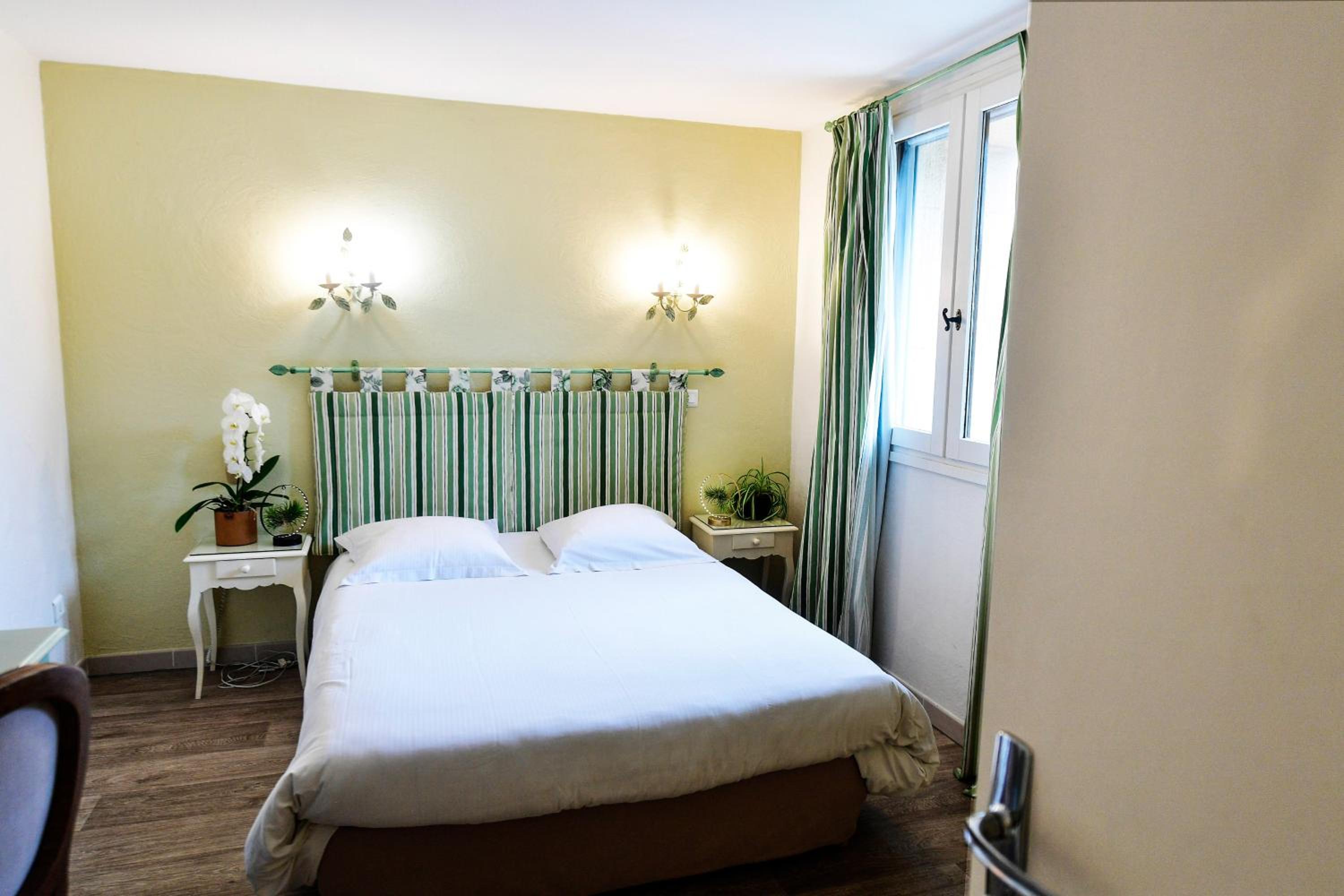 Budget Double Room photo 2